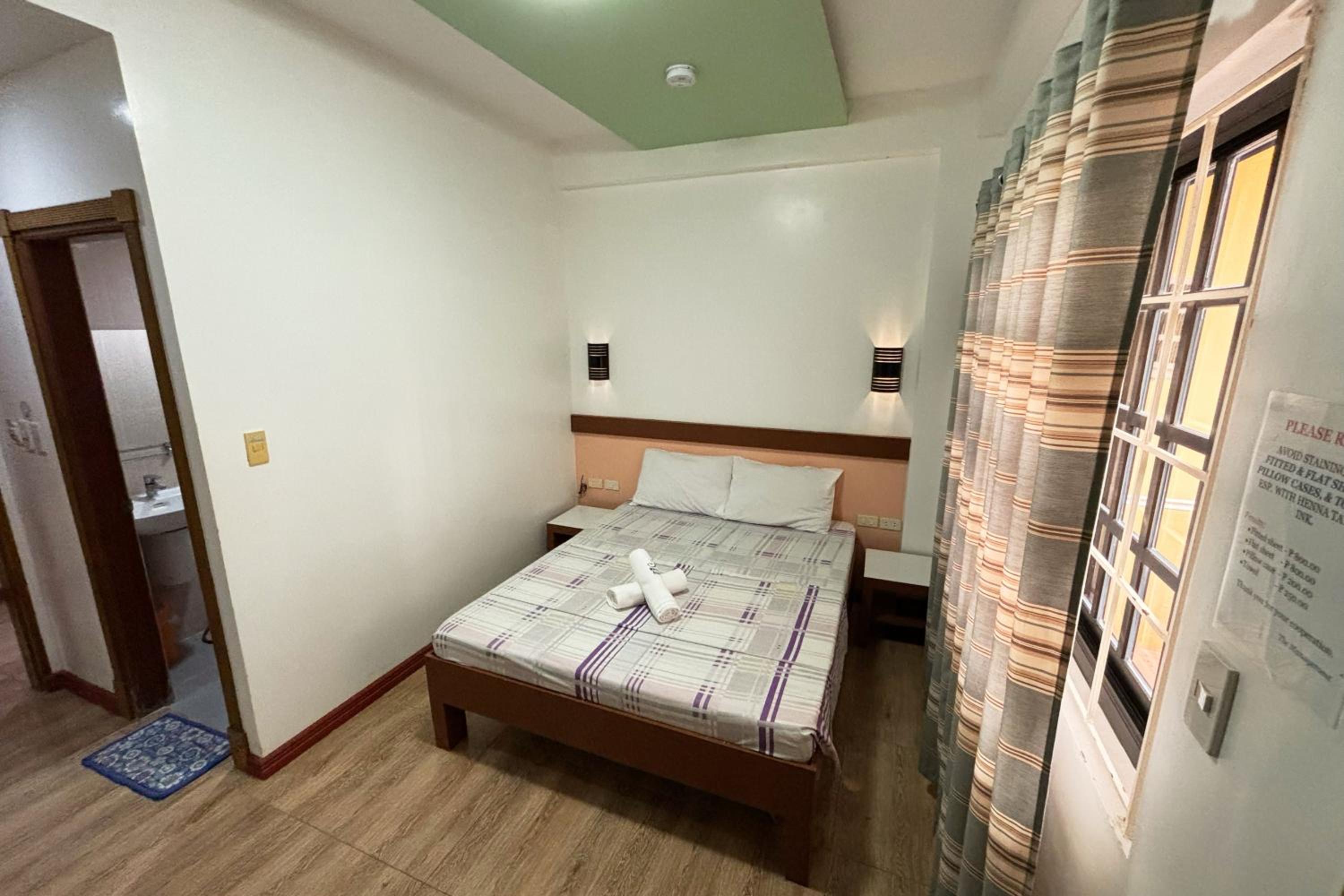 Deluxe Double Room - Photo 21
