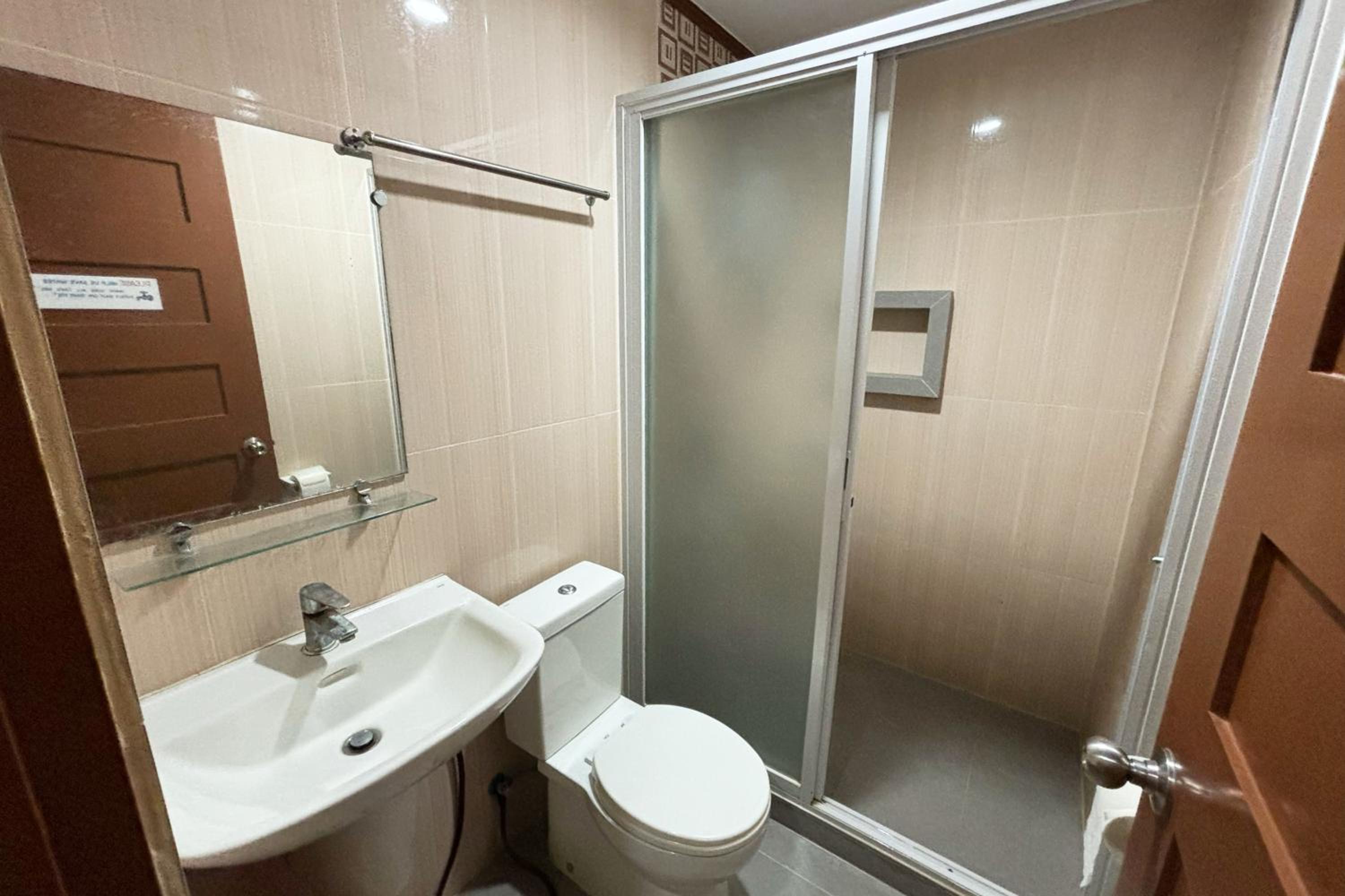 Deluxe Double Room - Photo 14