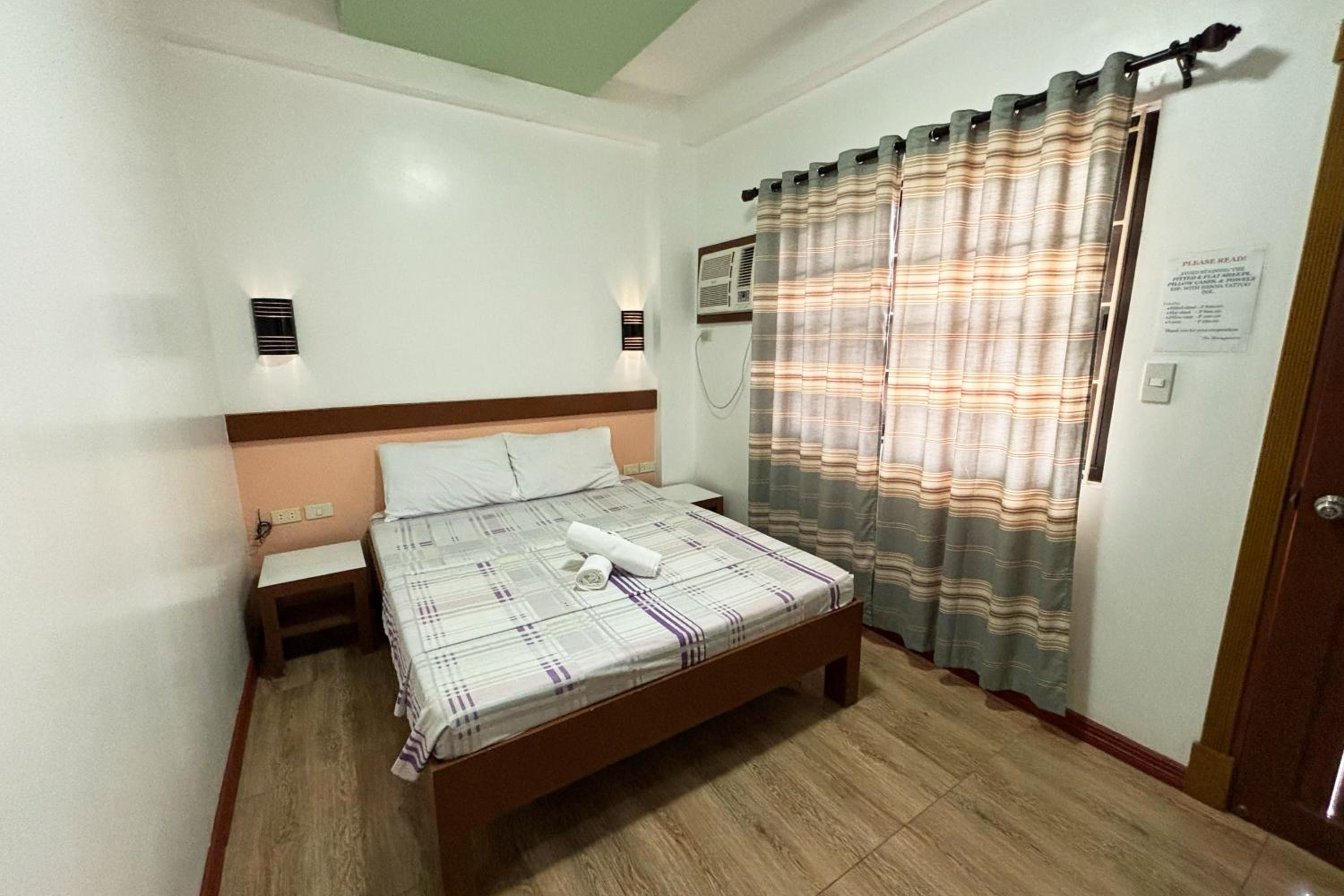 Deluxe Double Room - Photo 16