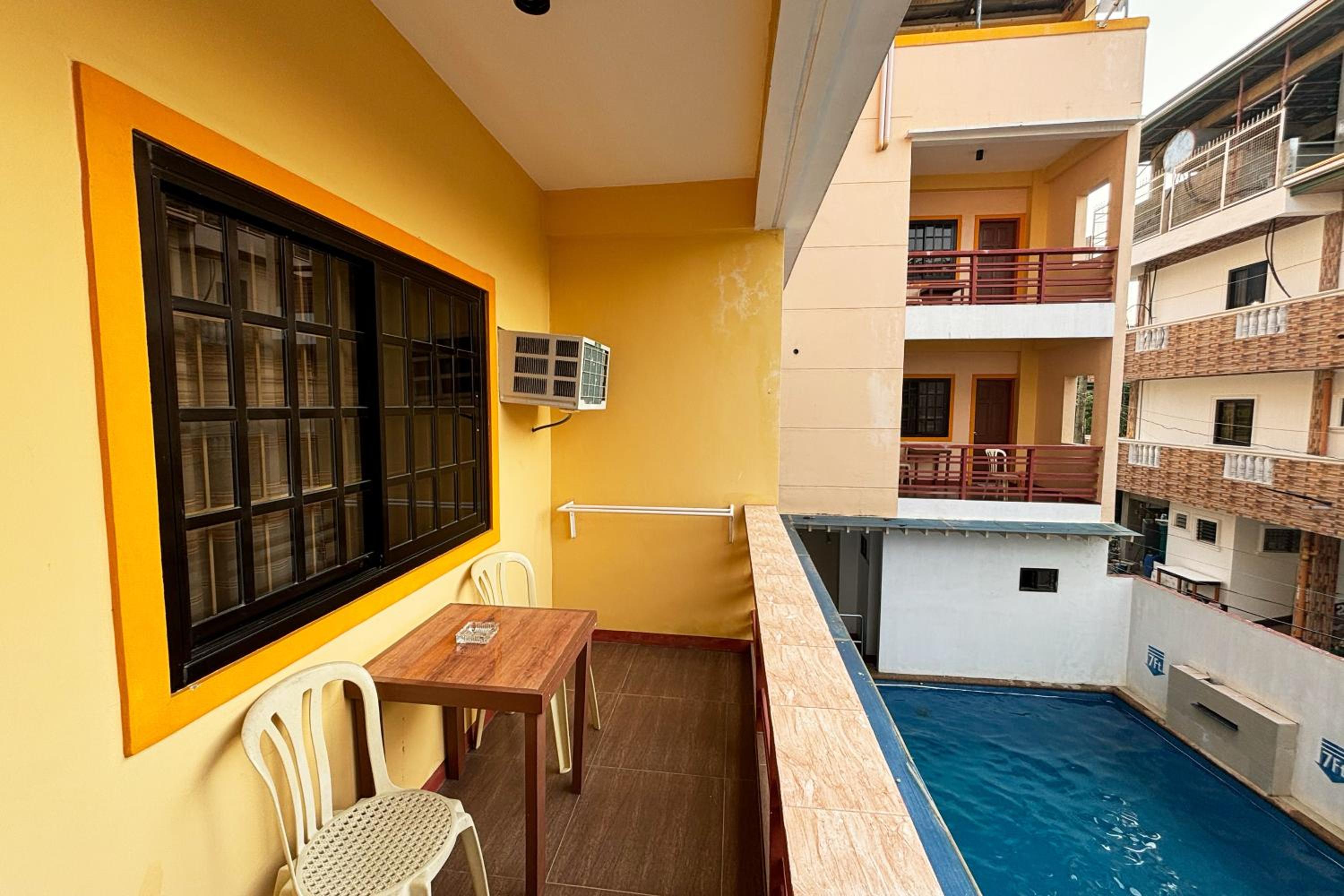 Deluxe Double Room - Photo 8