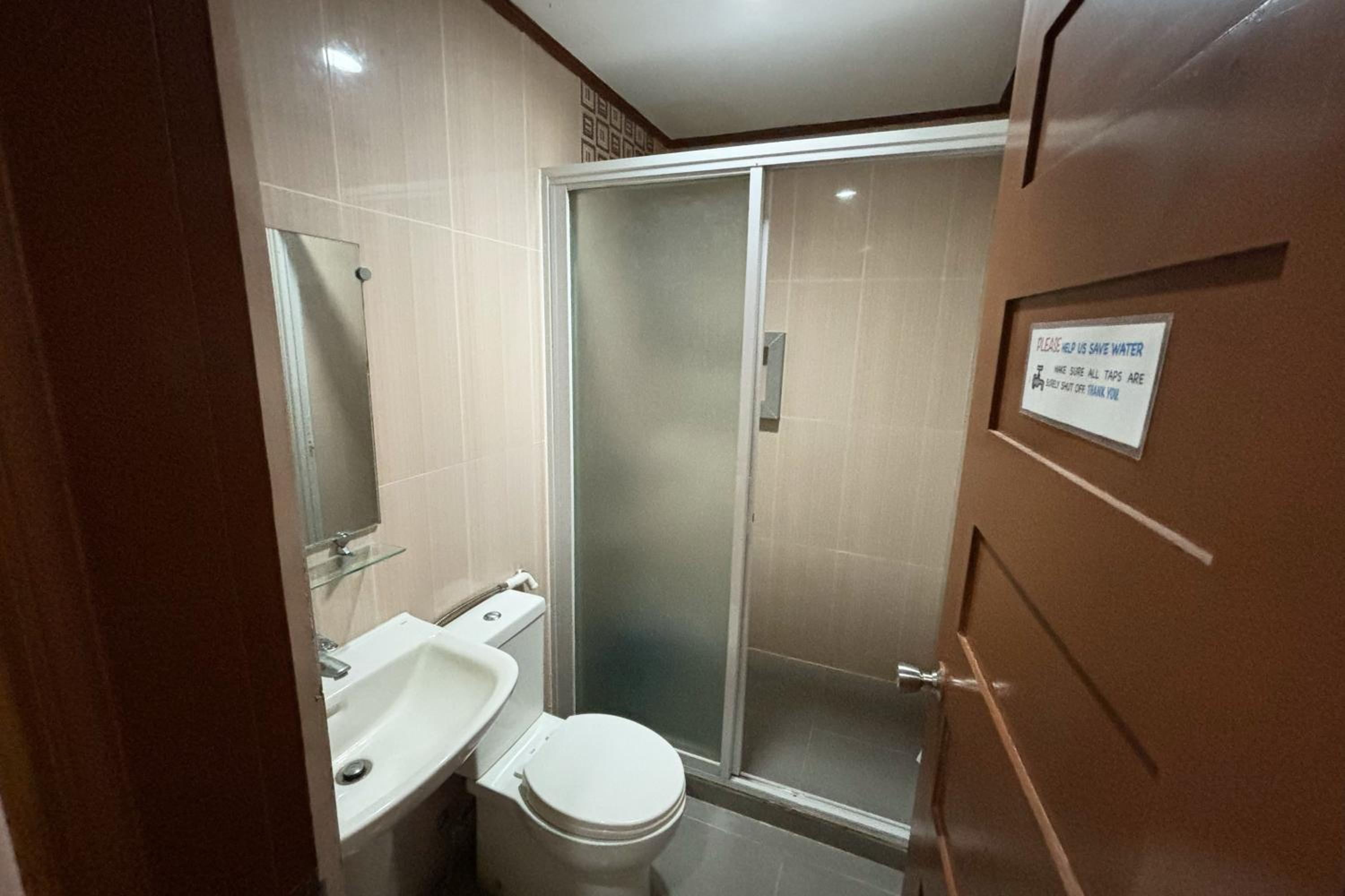 Standard Quadruple Room - Photo 7