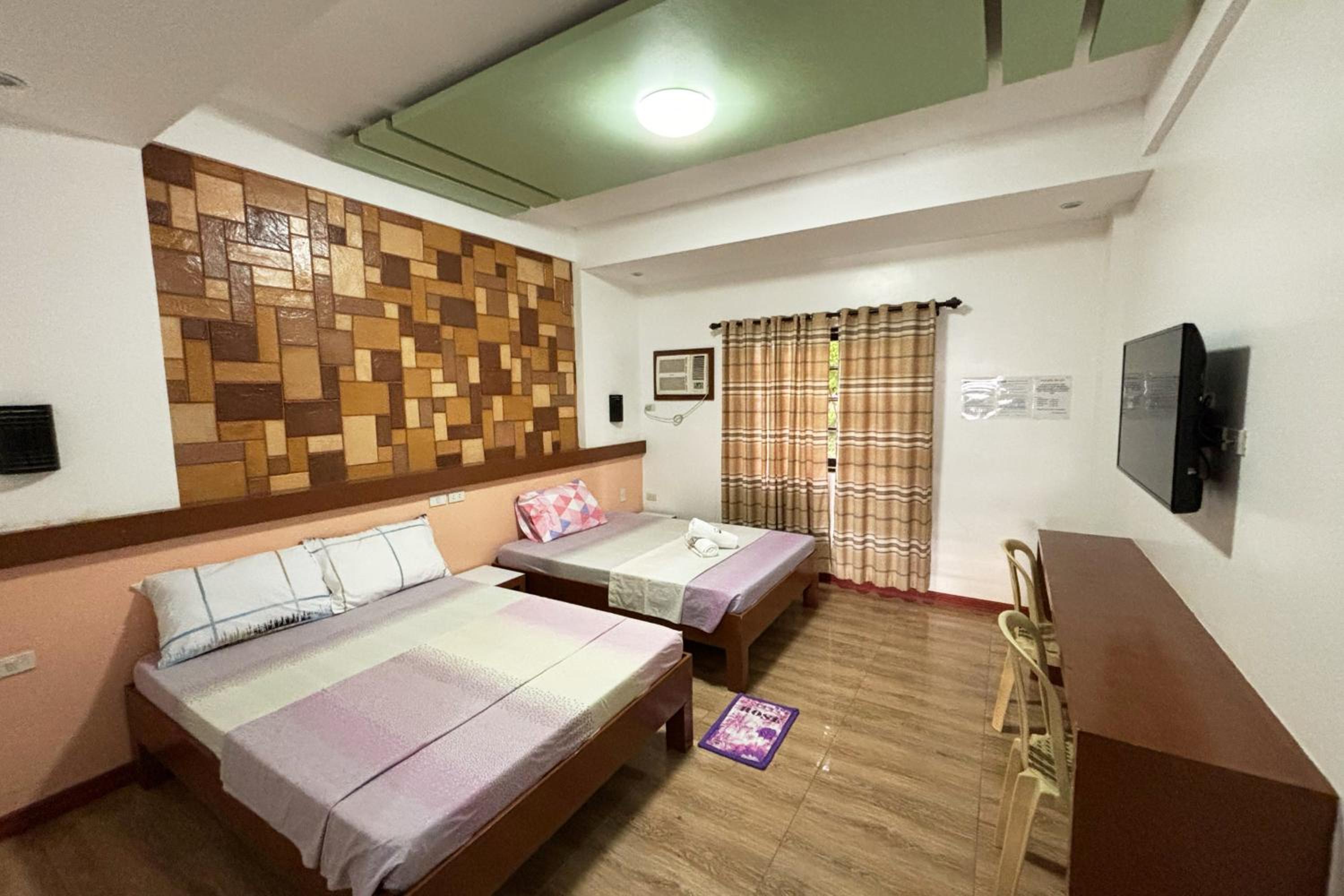Standard Quadruple Room - Photo 1