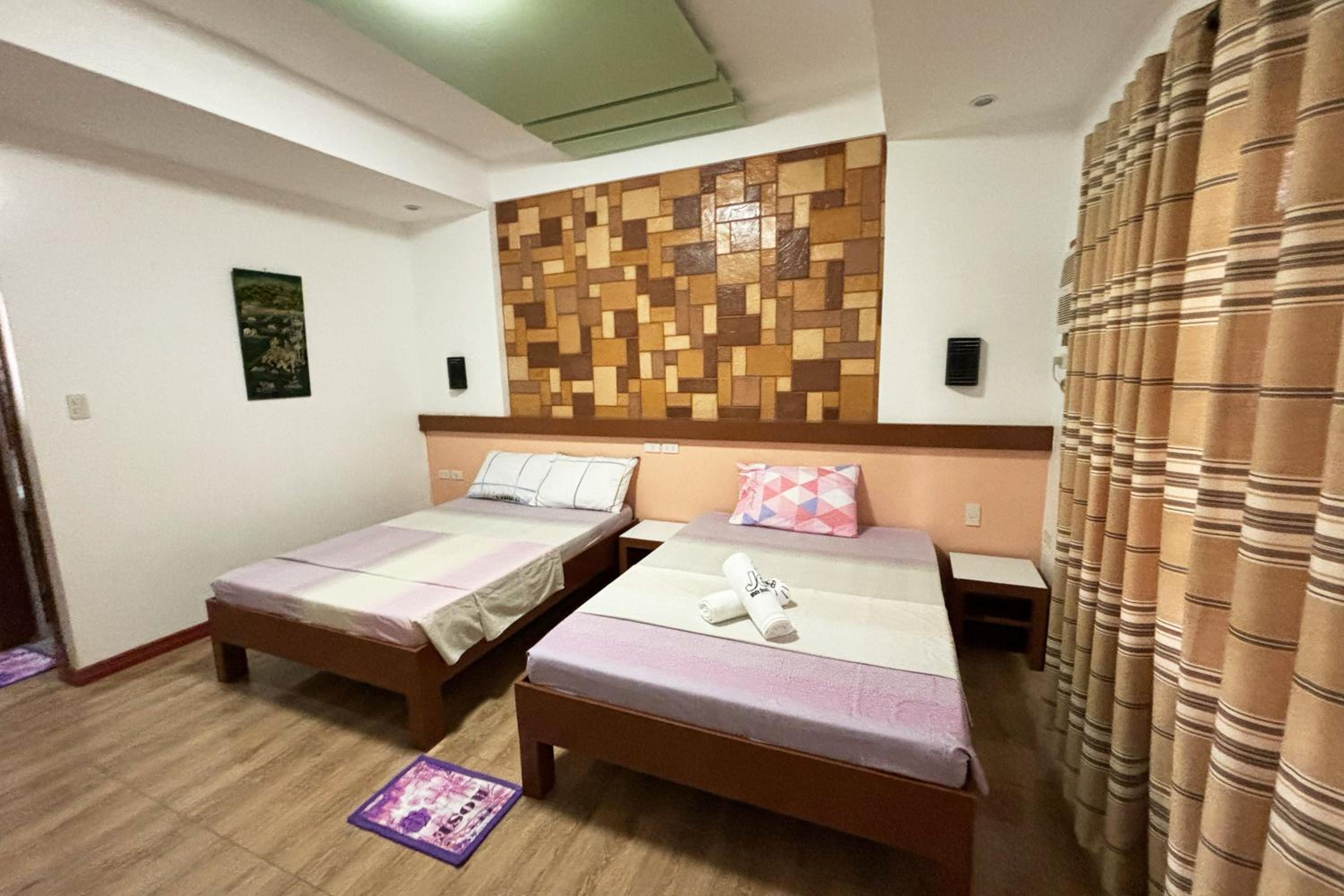 Standard Quadruple Room - Photo 19