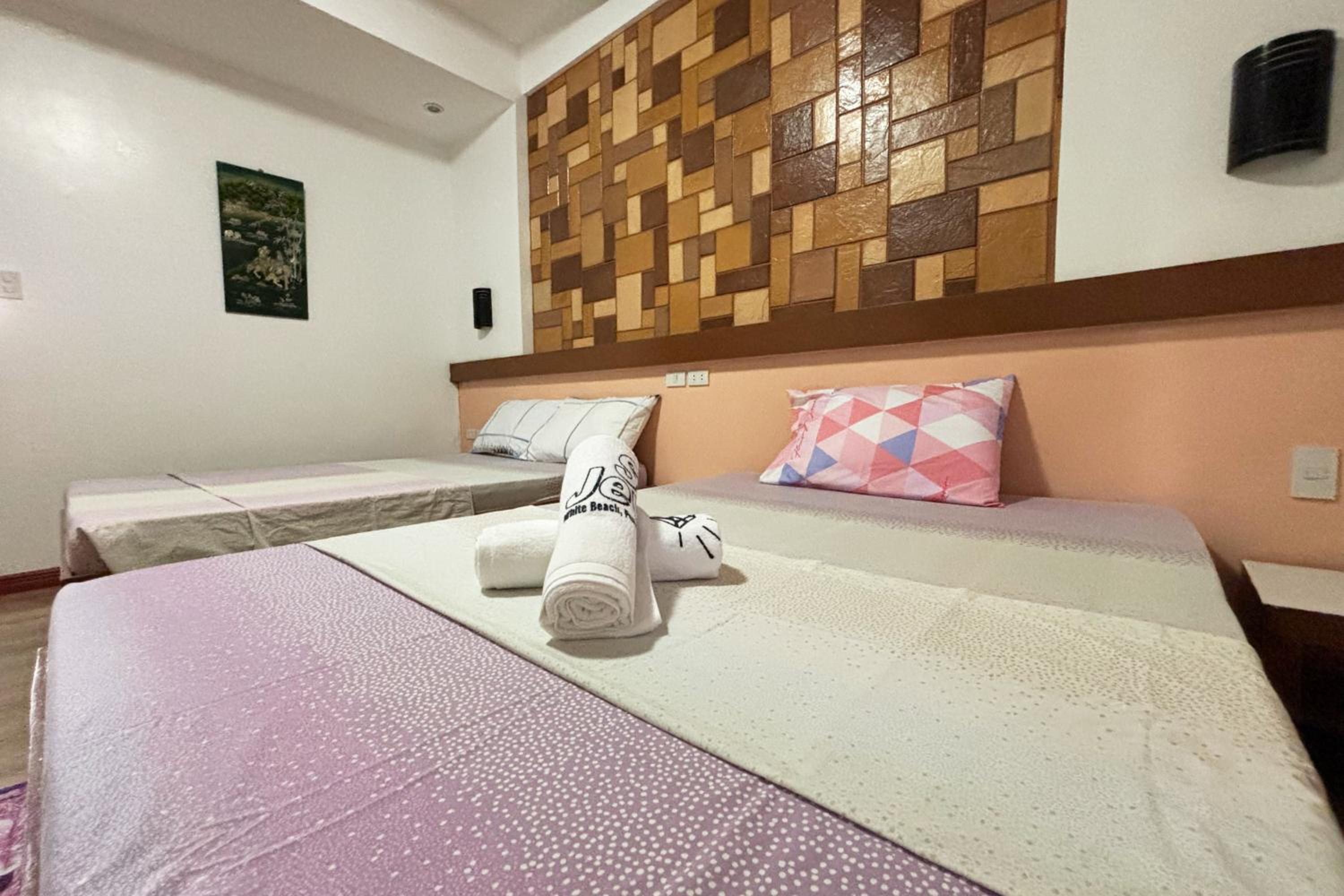 Standard Quadruple Room - Photo 20