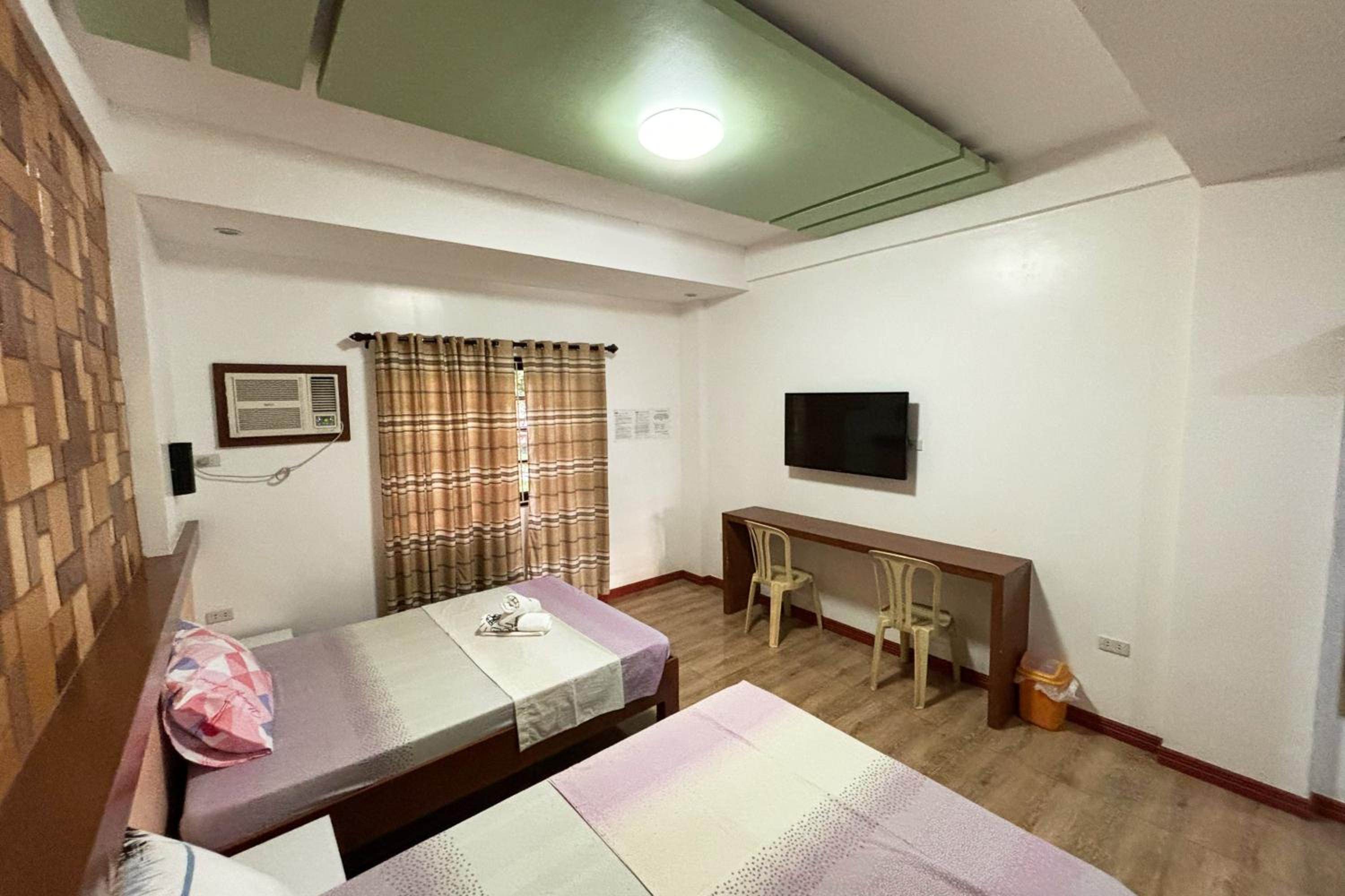 Standard Quadruple Room - Photo 22