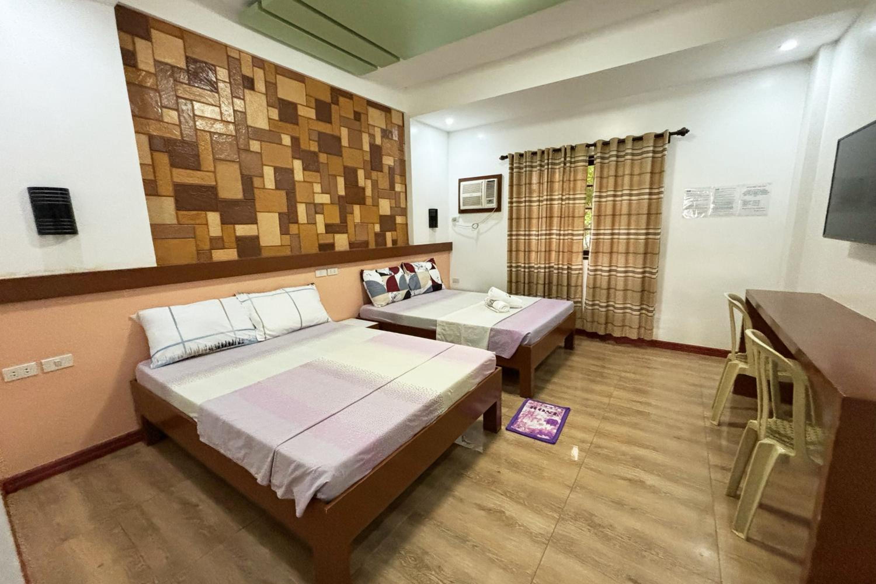 Standard Quadruple Room - Photo 21