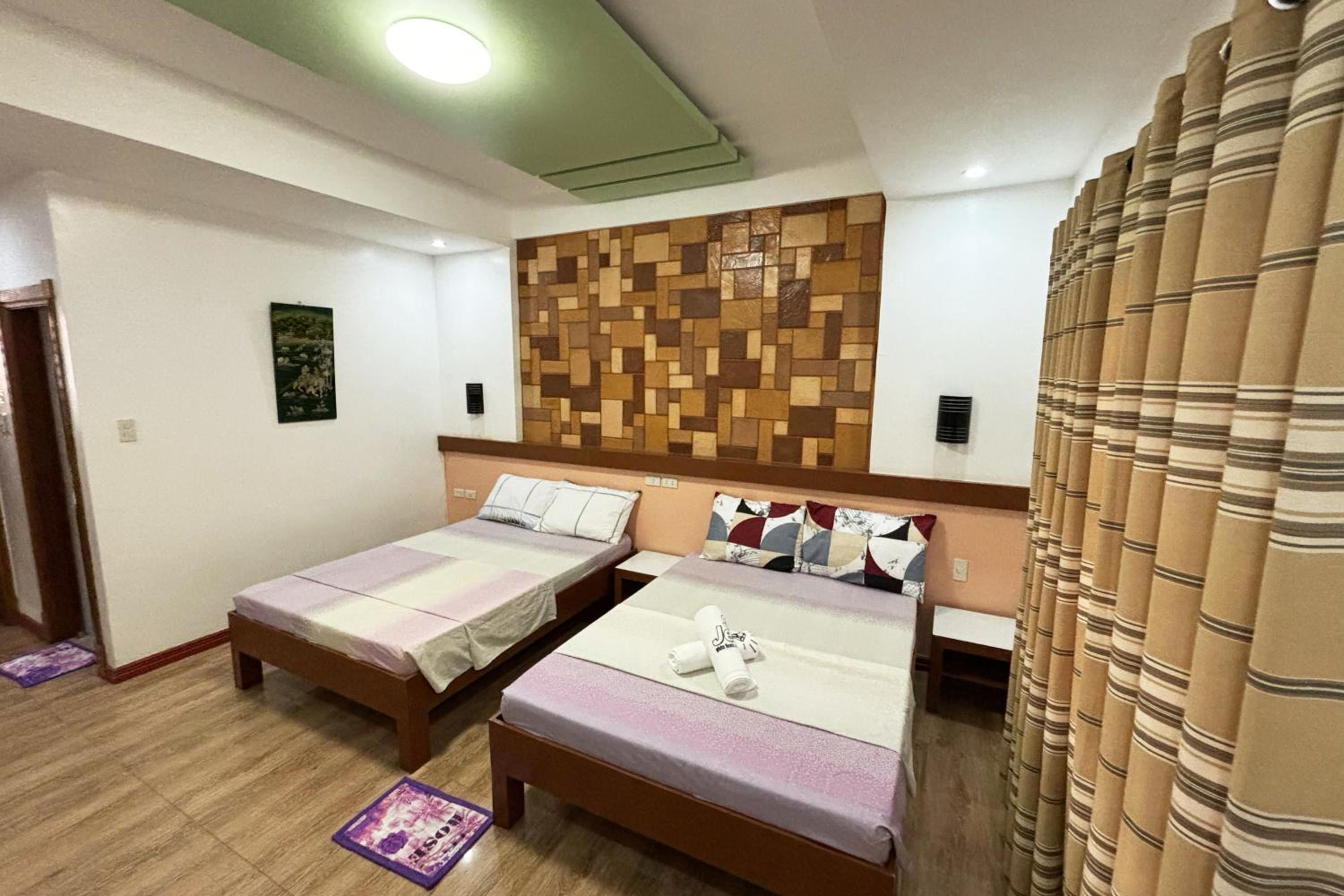 Standard Quadruple Room - Photo 12