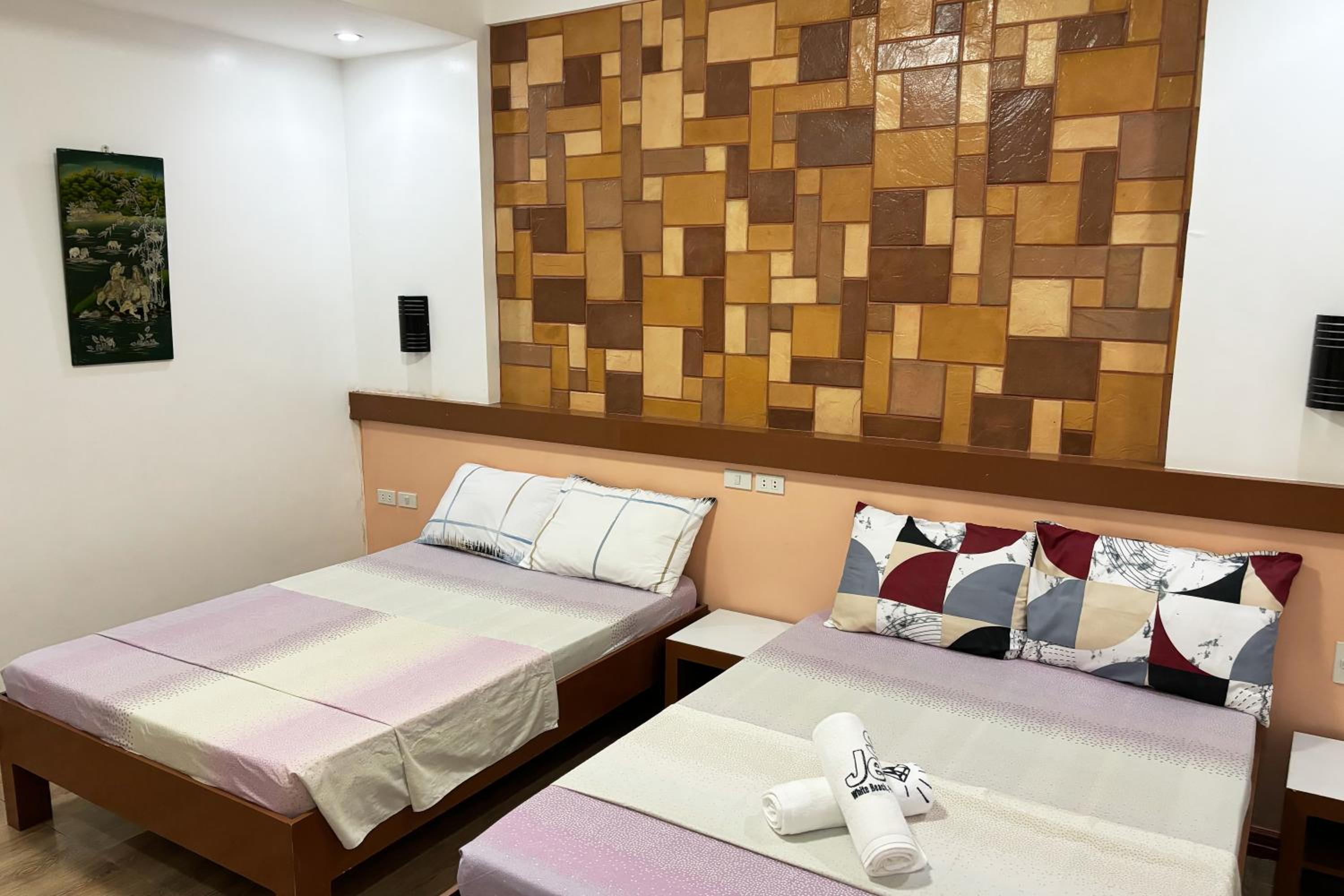 Standard Quadruple Room - Photo 16