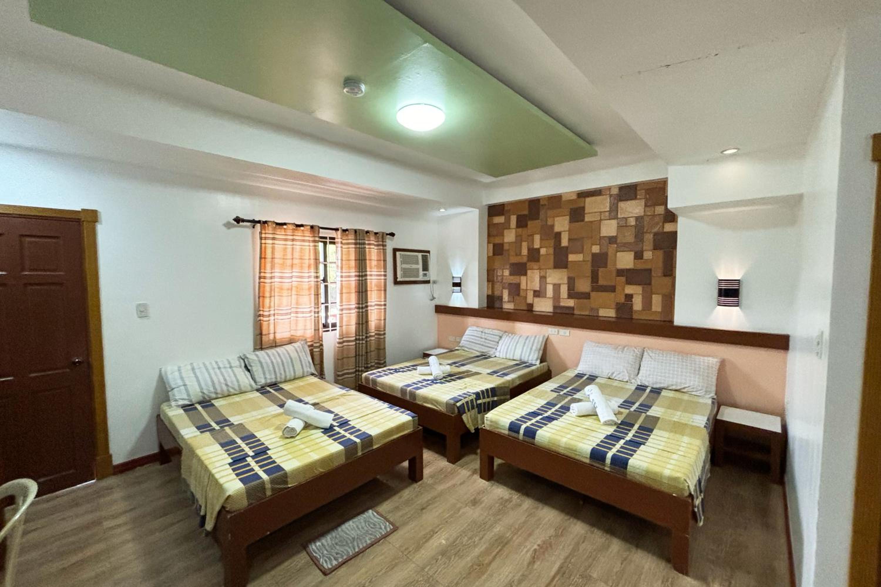 Family Room - Photo 6