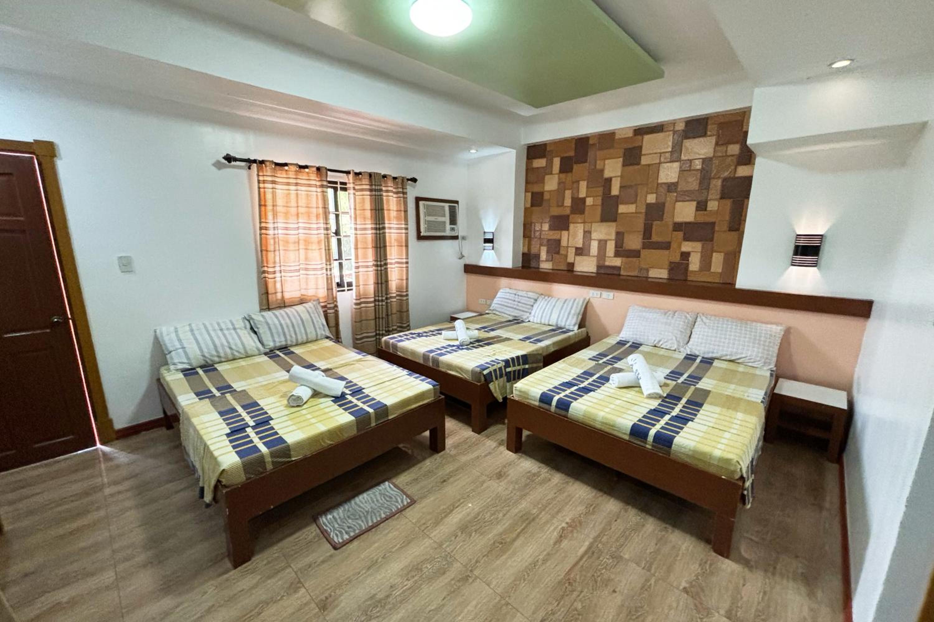 Family Room - Photo 10