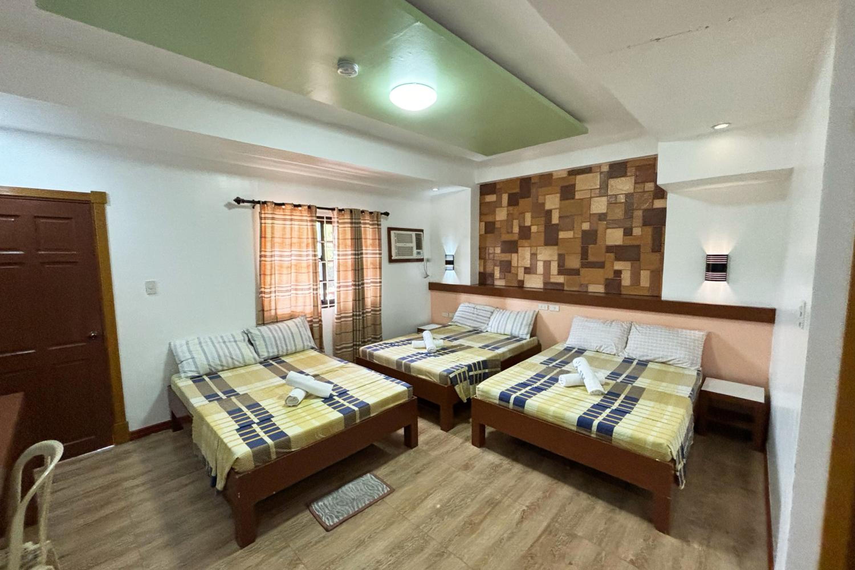 Family Room - Photo 11