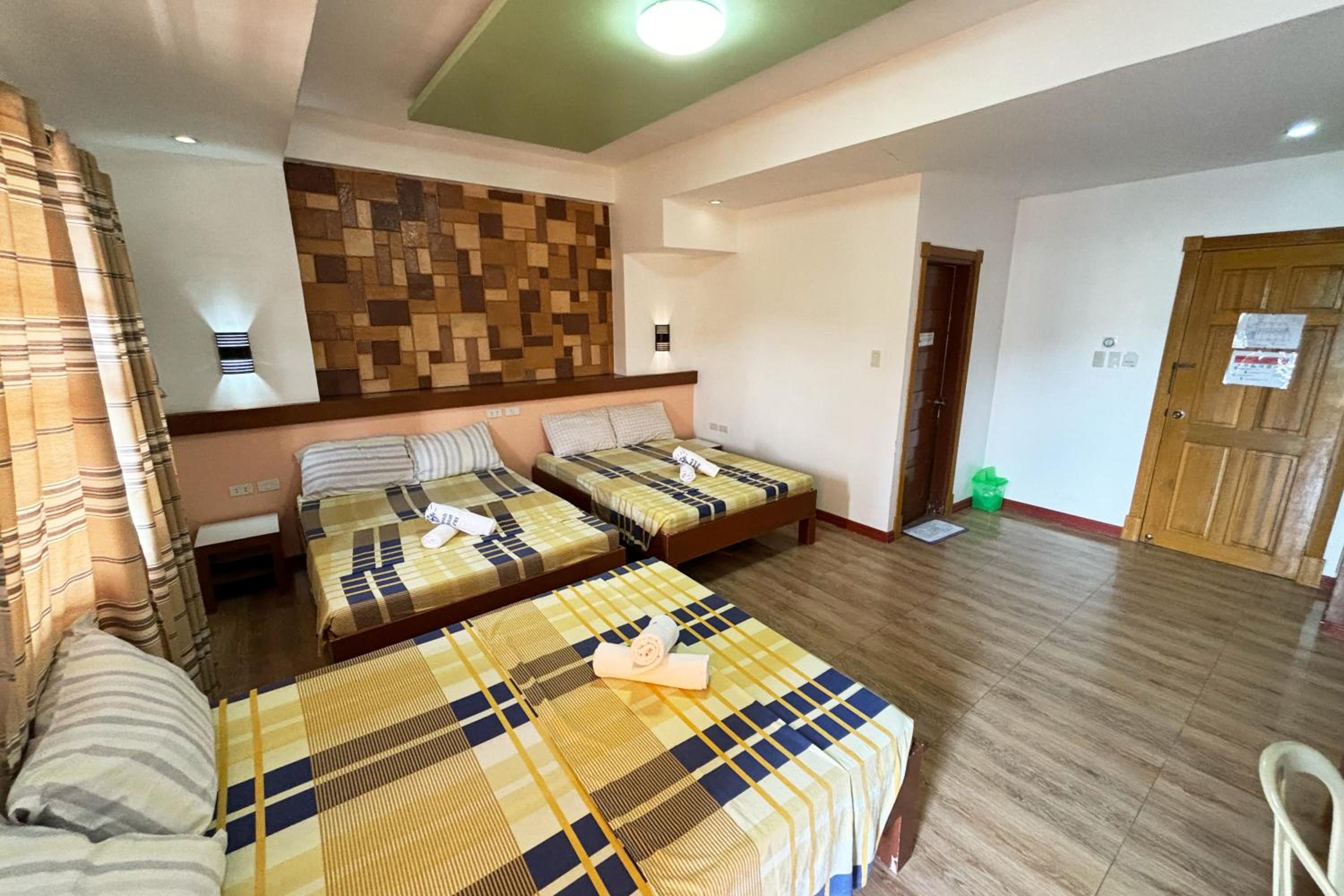 Family Room - Photo 9