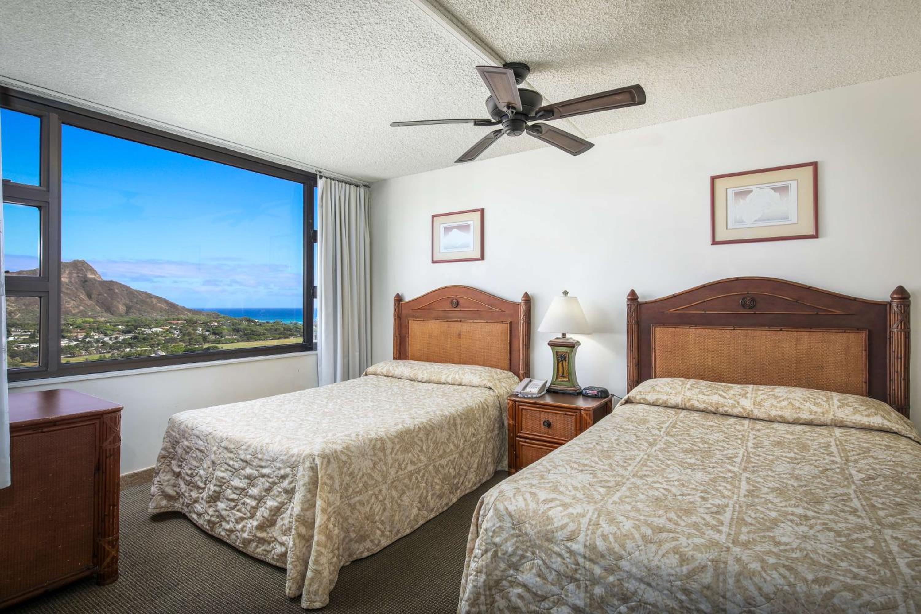 One-Bedroom Suite with Ocean View - Photo 4