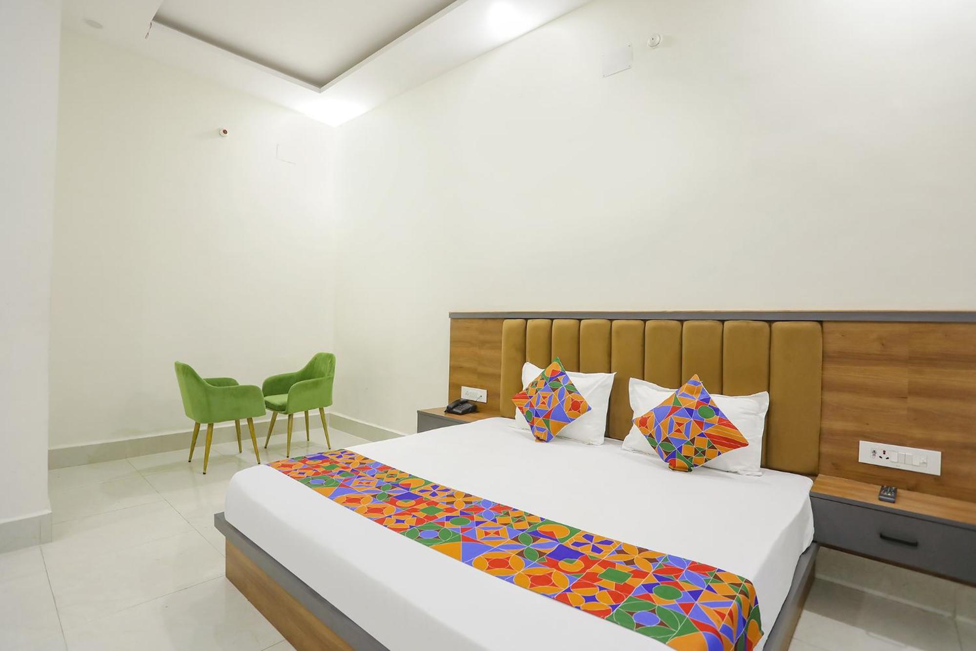 Deluxe Room - Photo 3