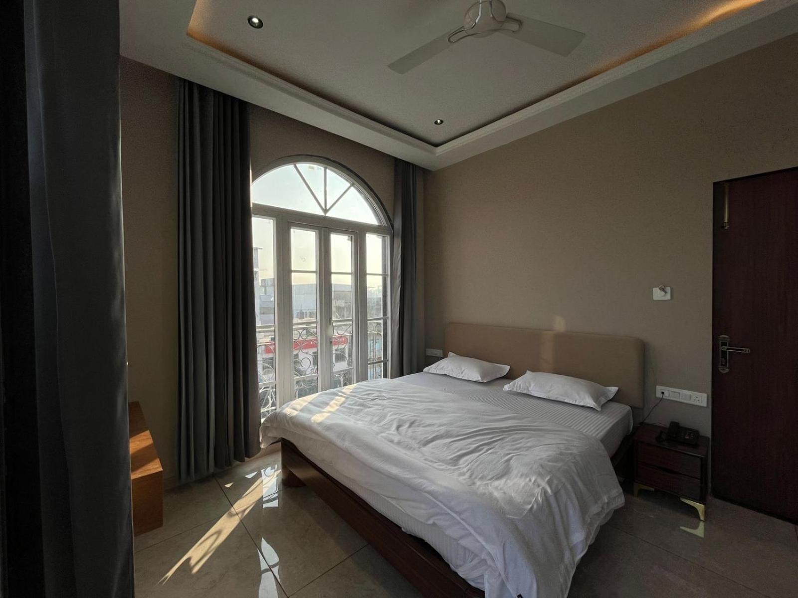 Deluxe Double Room with Castle View