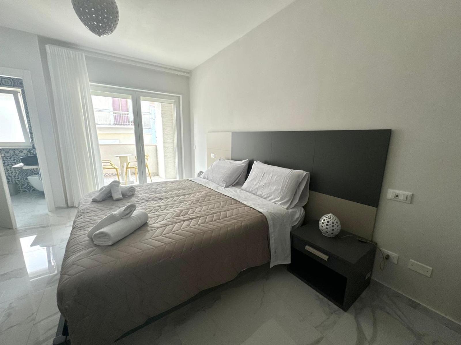 King Room with Balcony photo 1