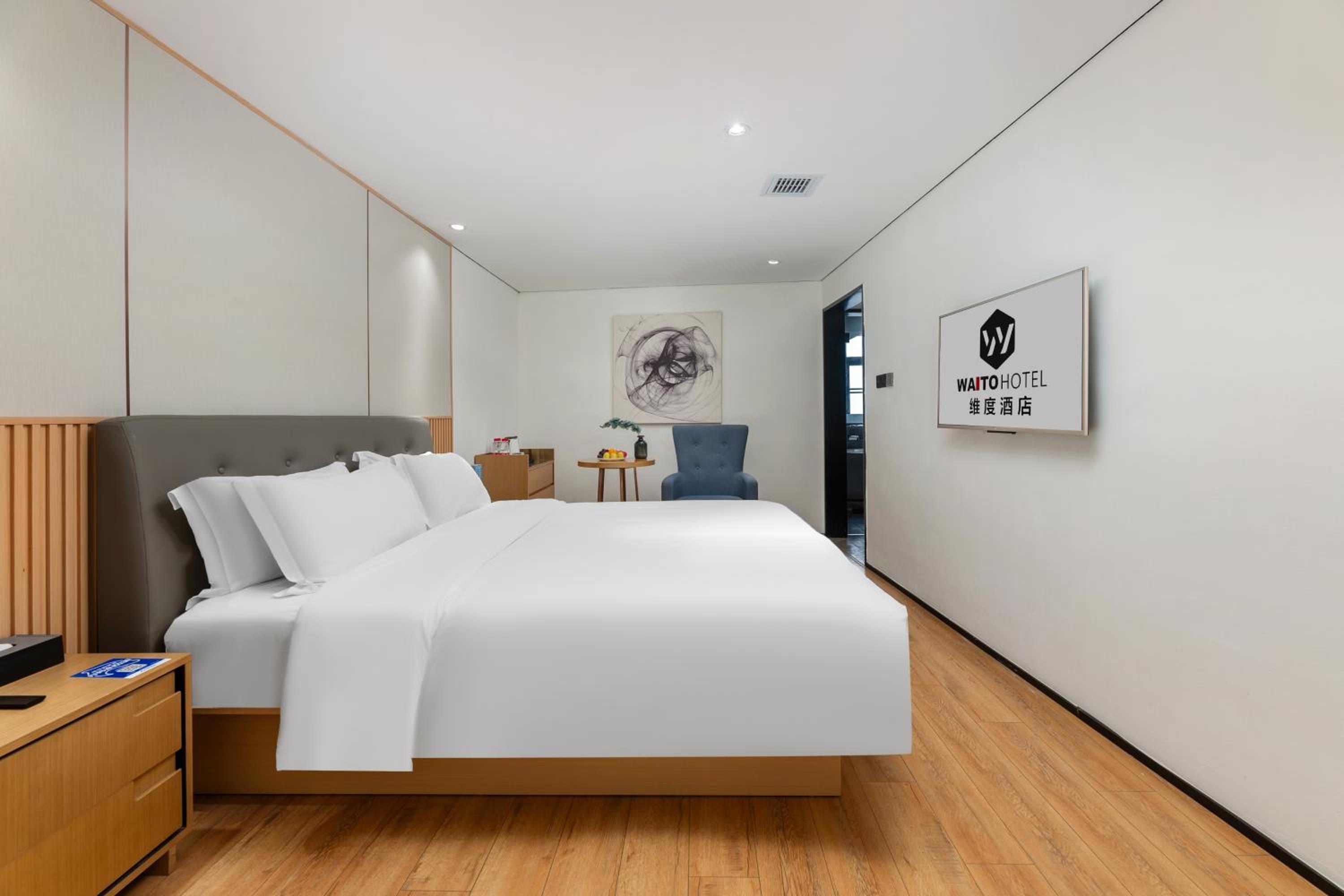 Elegant Couple Room photo 3