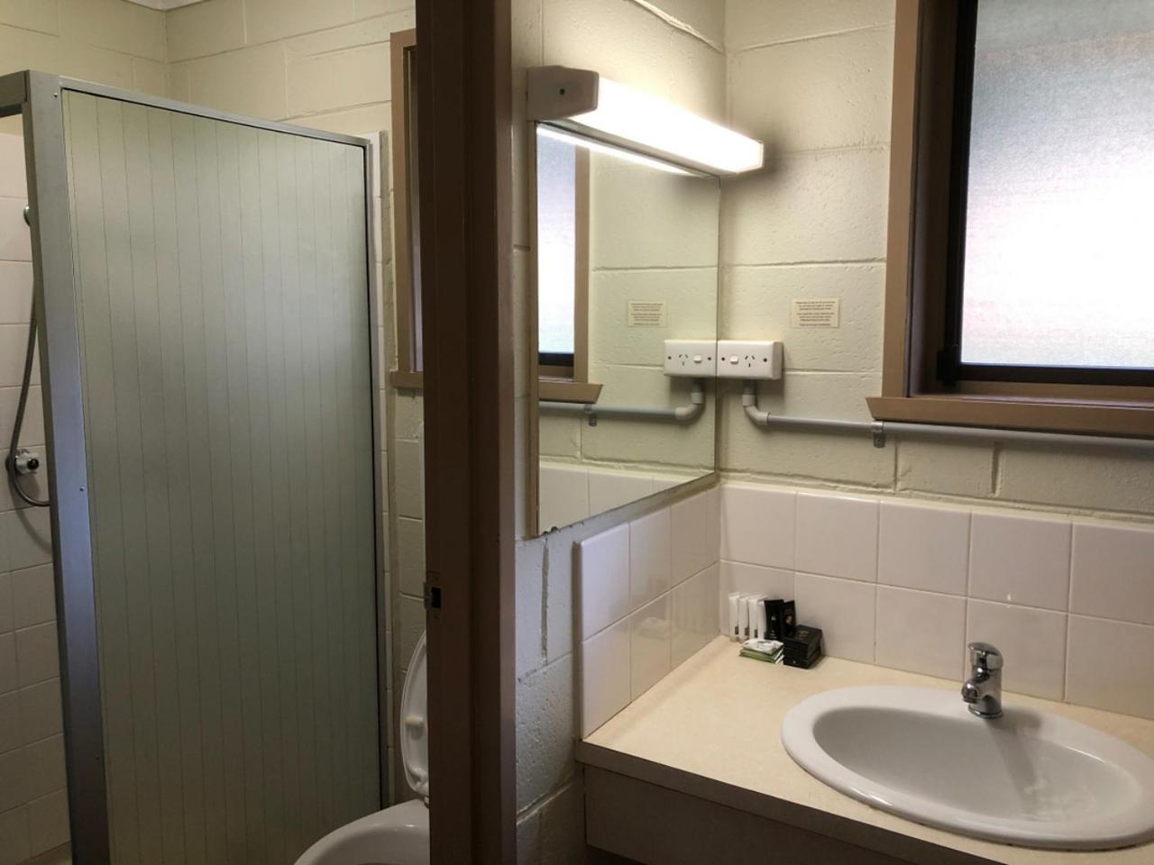 Family Room with Private Bathroom photo 2