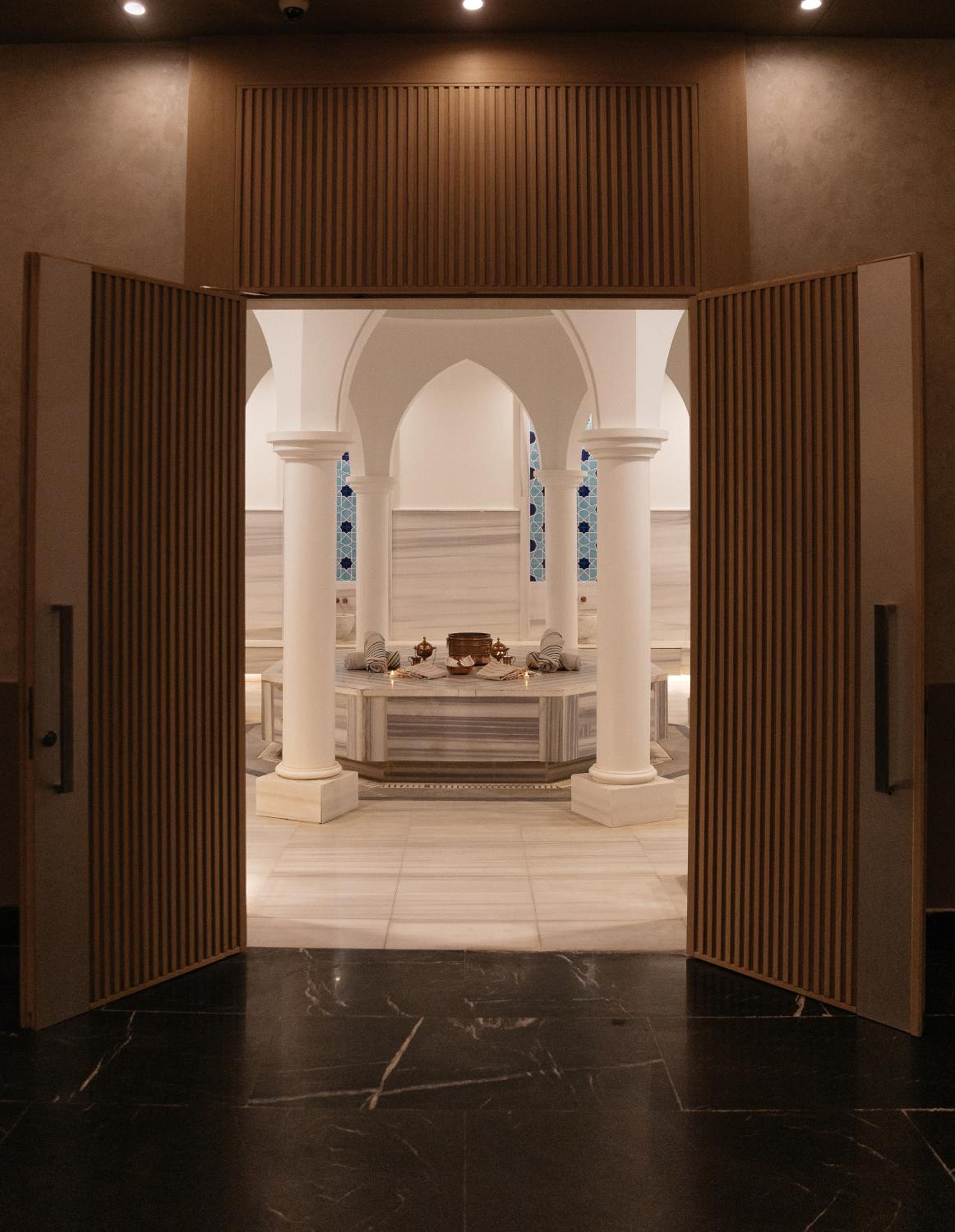 Deluxe Suite - Photo 8