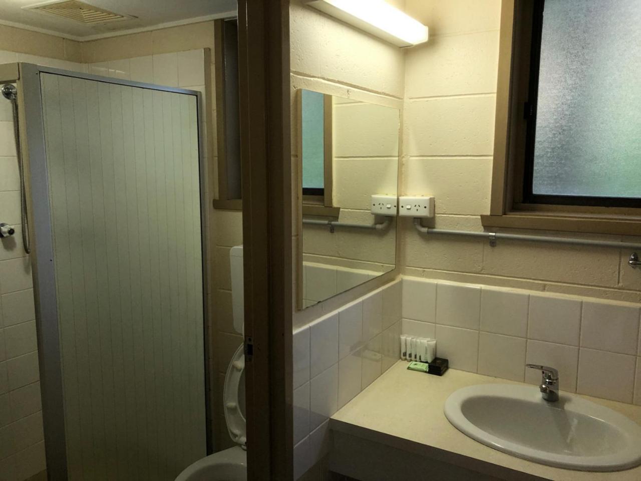 Triple Room with Private Bathroom photo 2