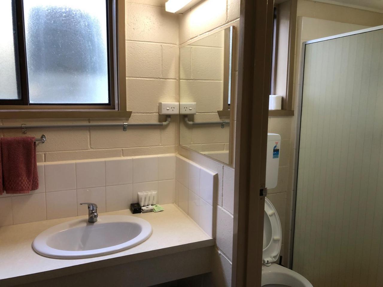 Quadruple Room with Private Bathroom photo 2