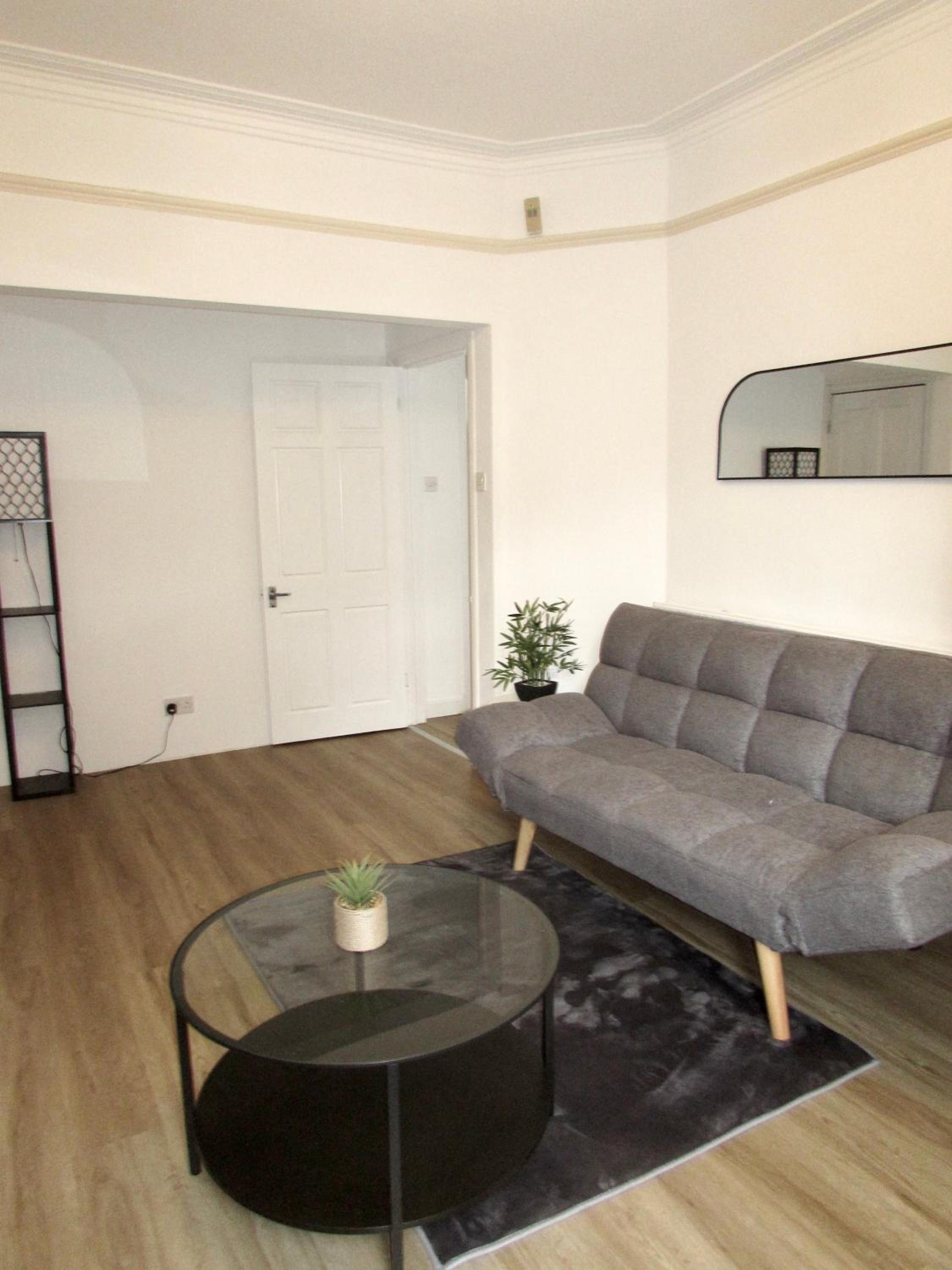 One-Bedroom House photo 3