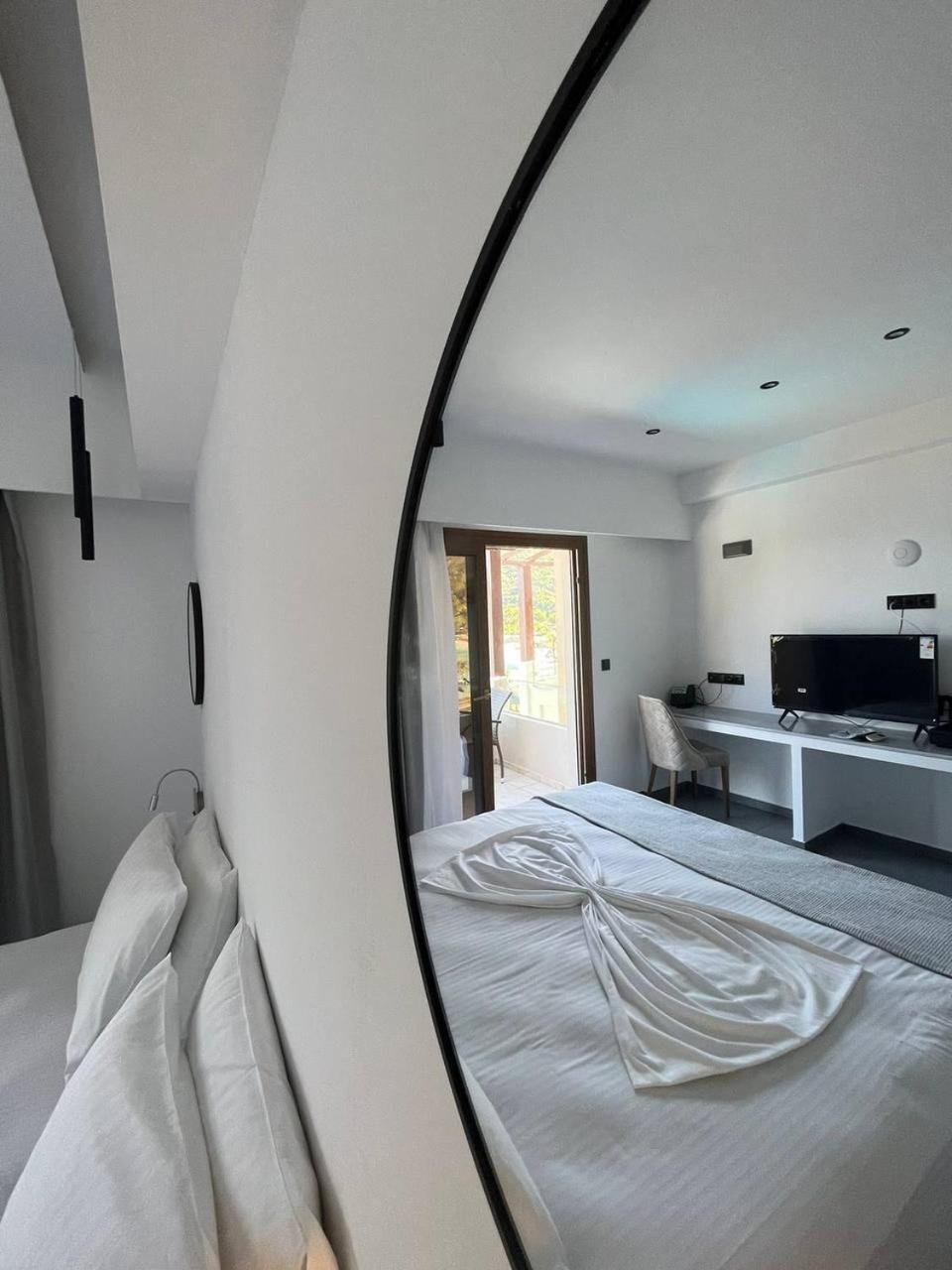 Superior Sea and Sky View Double Room - Photo 5