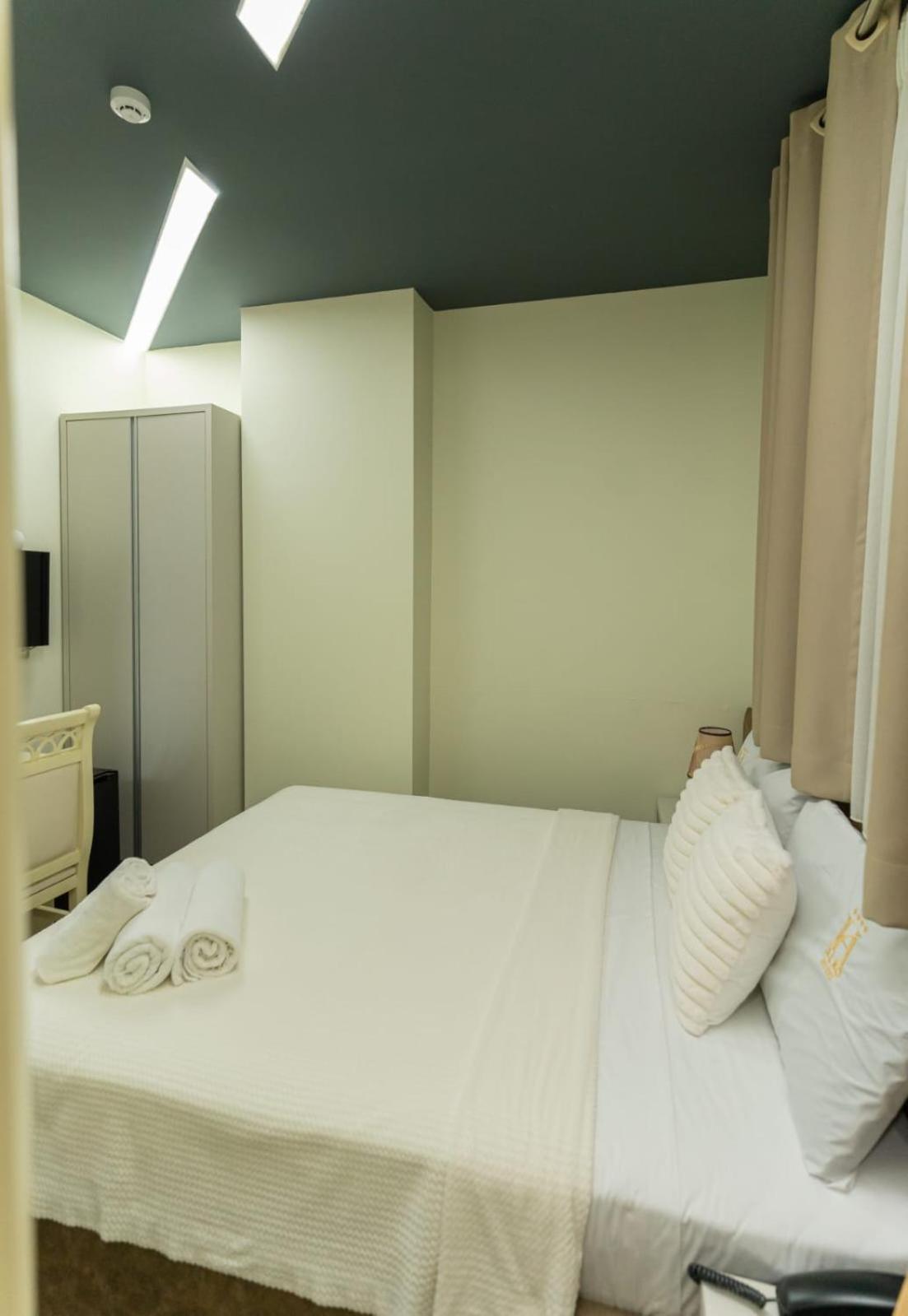 Budget Double Room photo 3