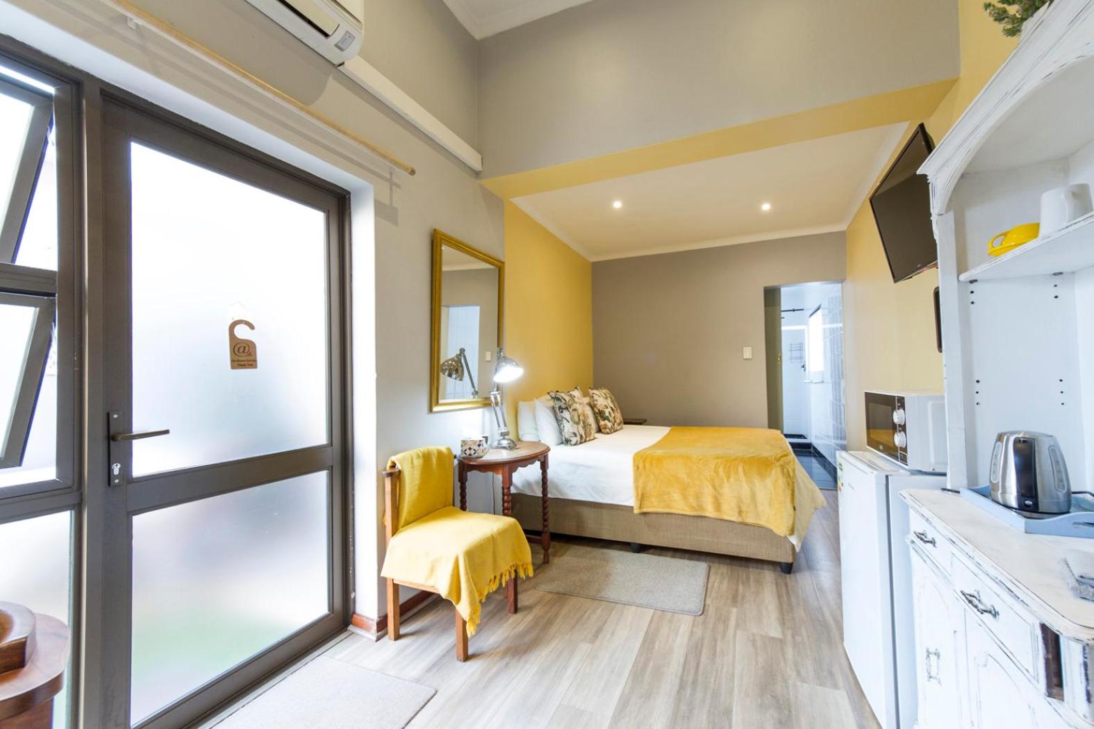 Deluxe Queen Room - Photo 1