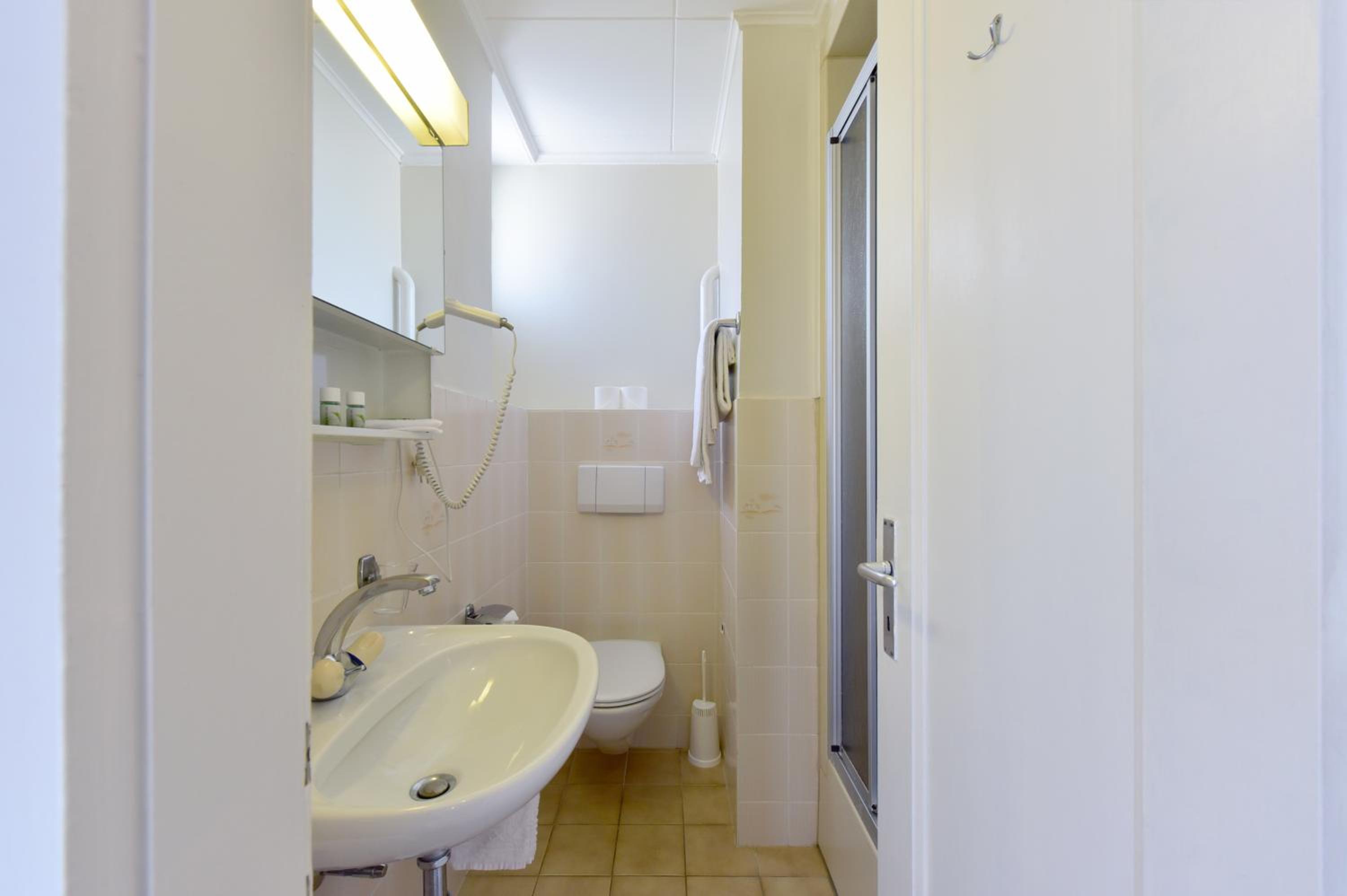 Single Room photo 2