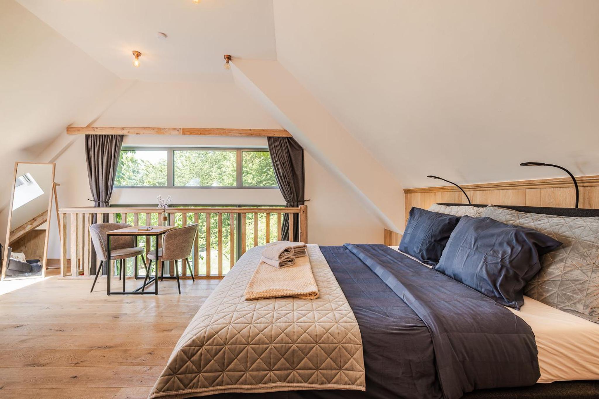 Superior King Room