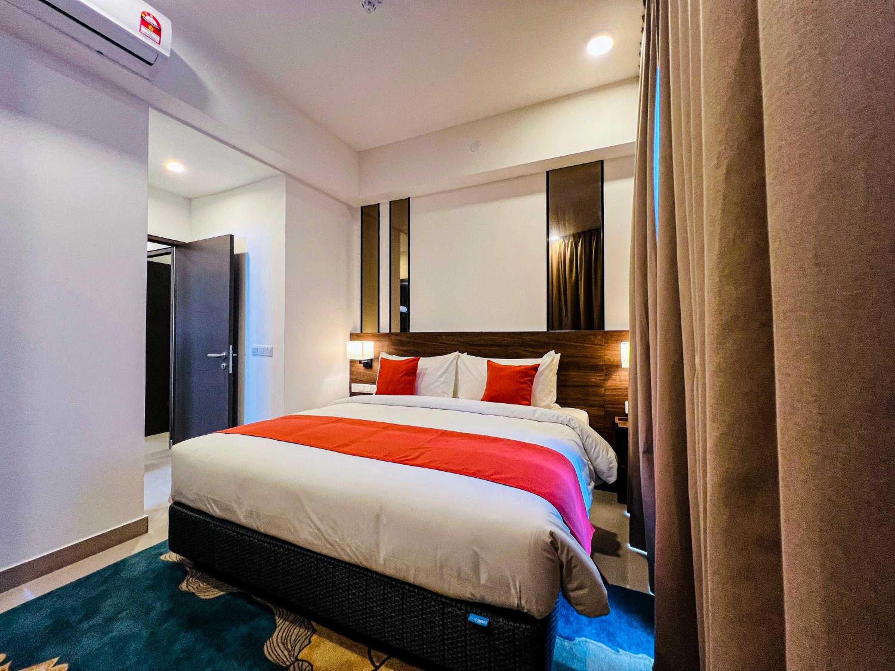 Three-Bedroom Suite - Photo 1