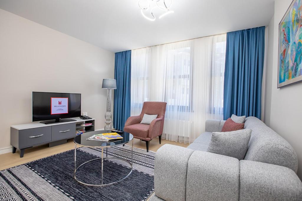 Serviced Apartments with One King and Two Single Beds photo 2