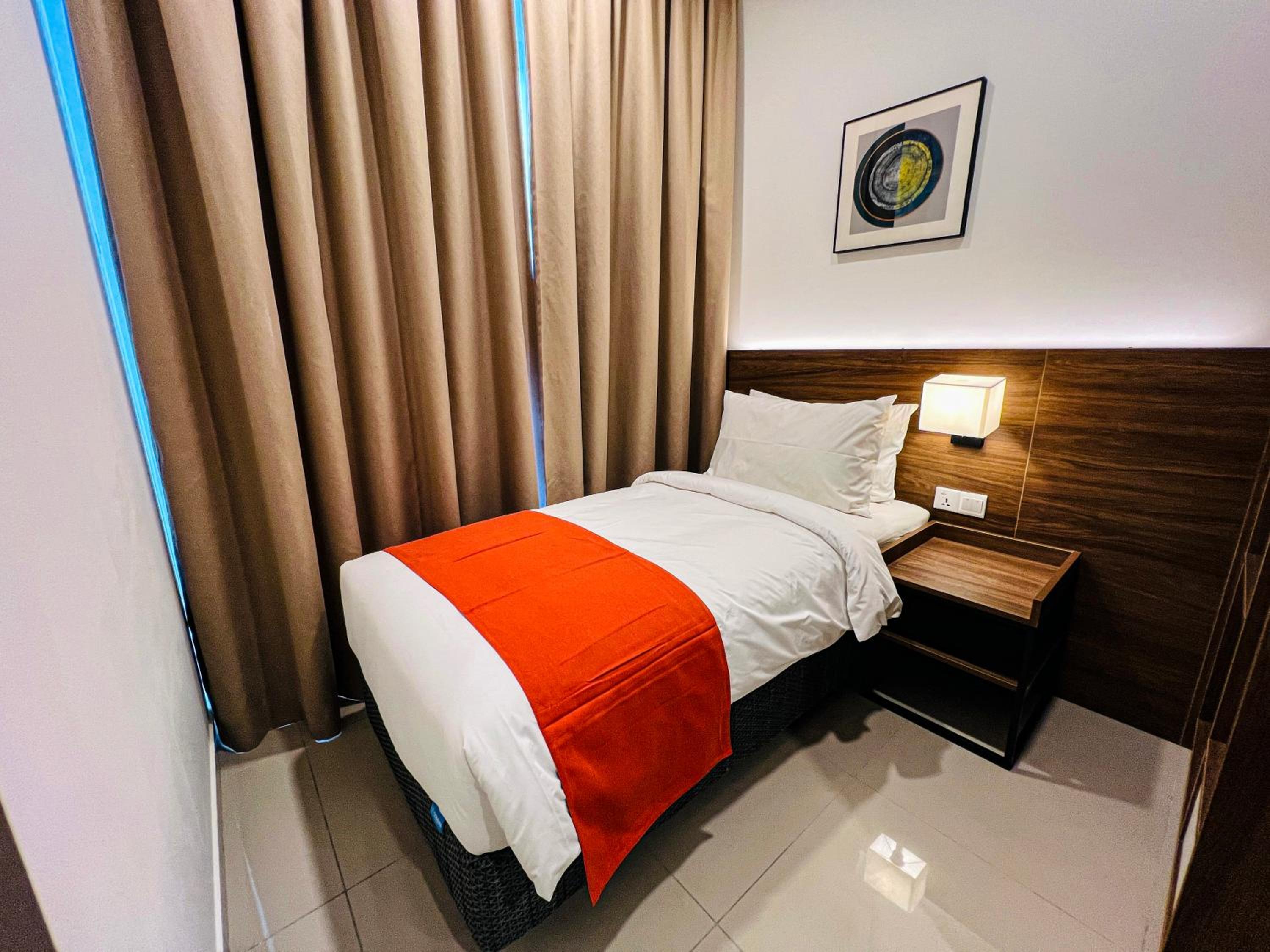 Three-Bedroom Suite - Photo 2