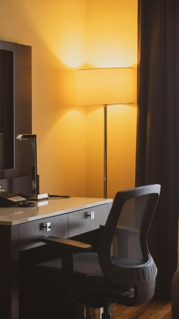 Business King Room with City View photo 3