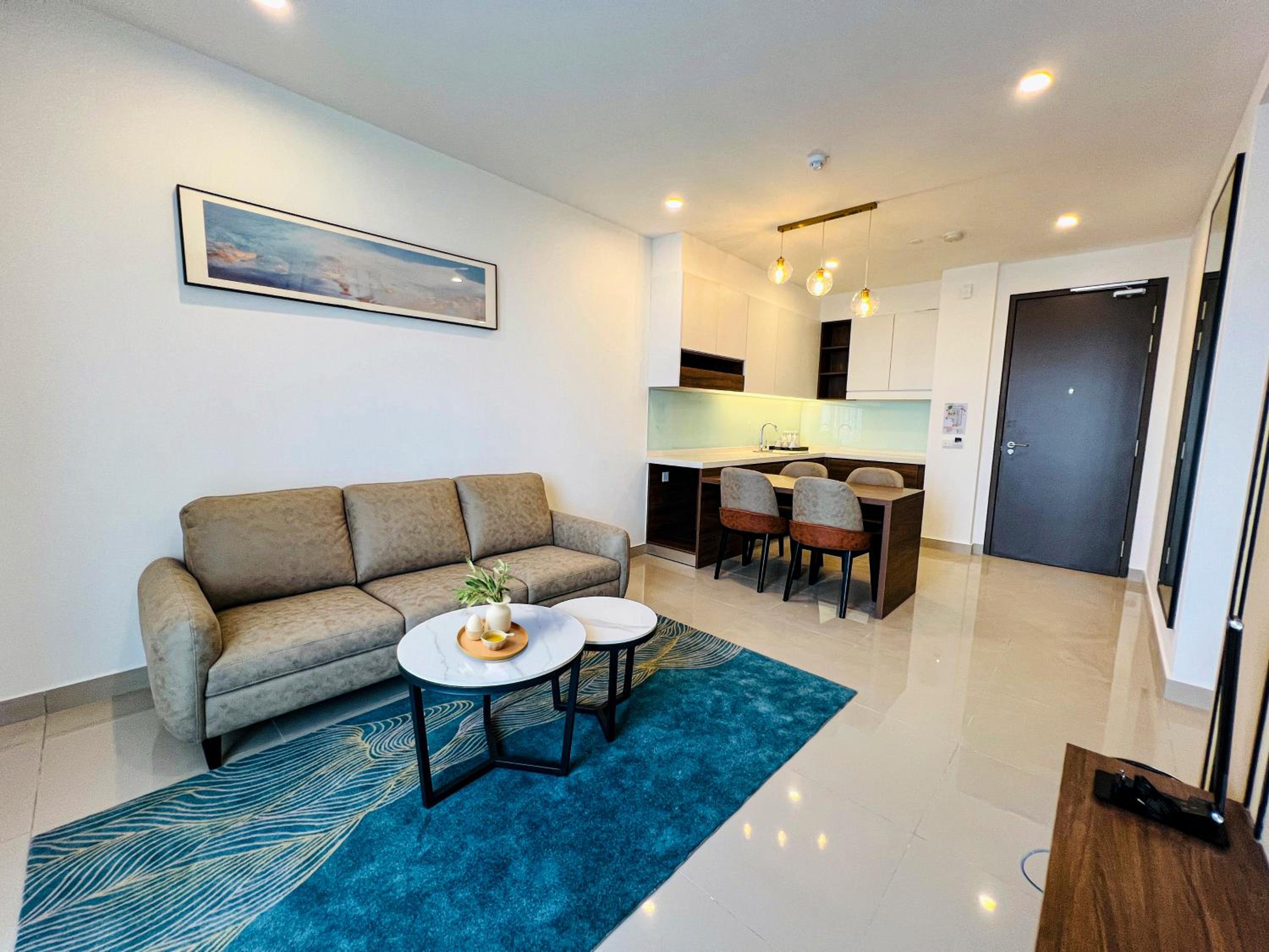 Three-Bedroom Suite - Photo 4