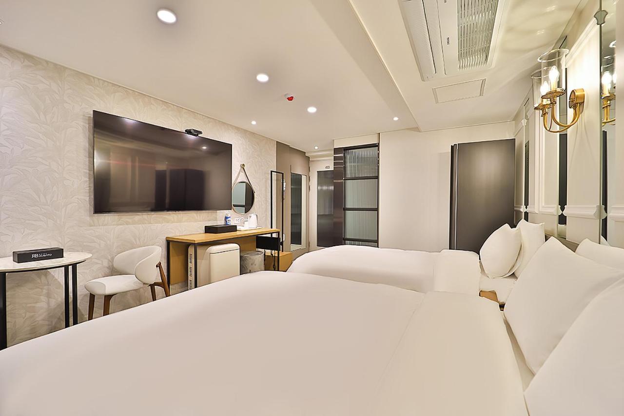 Twin Room - Photo 6