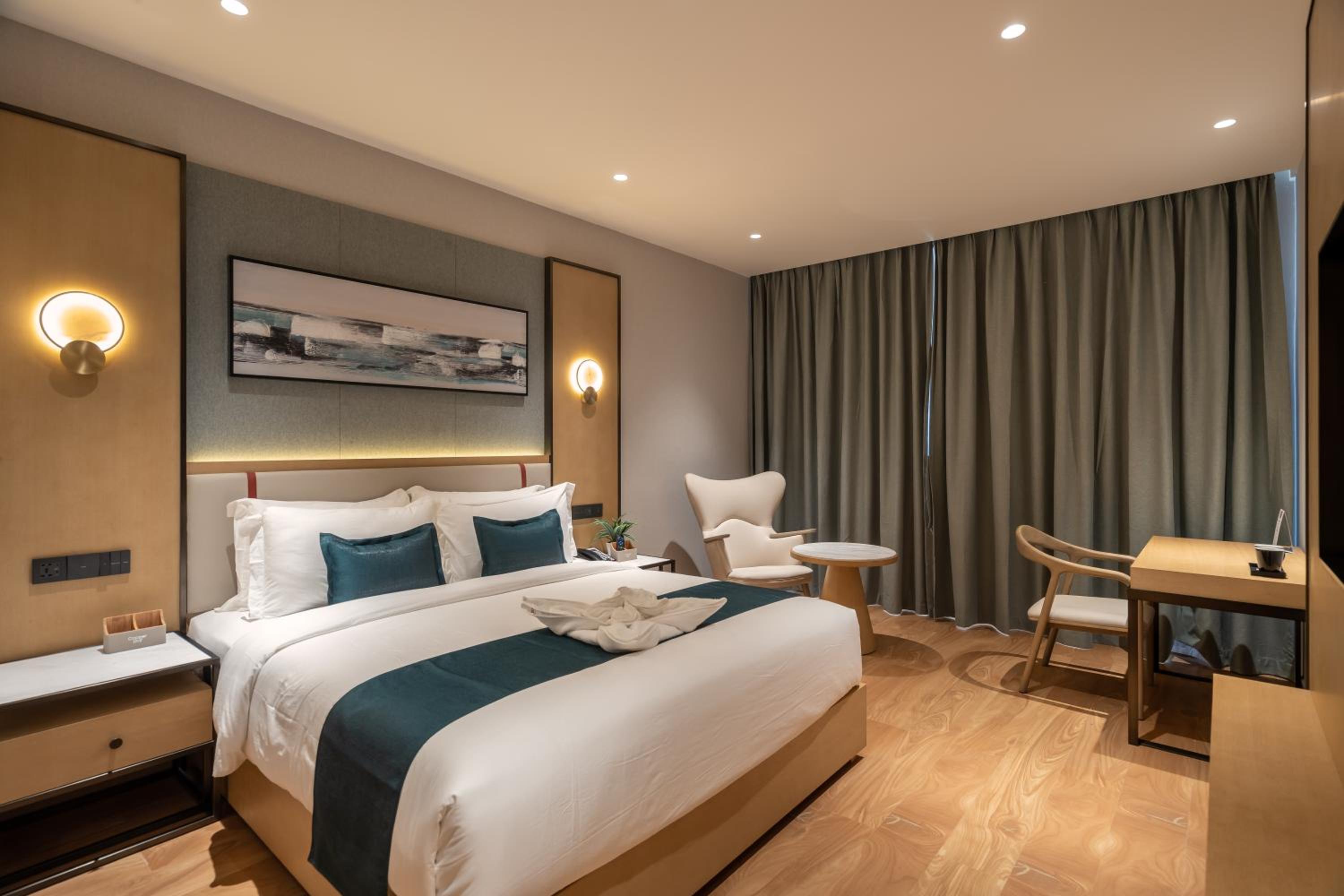 Standard Double Room - Photo 13