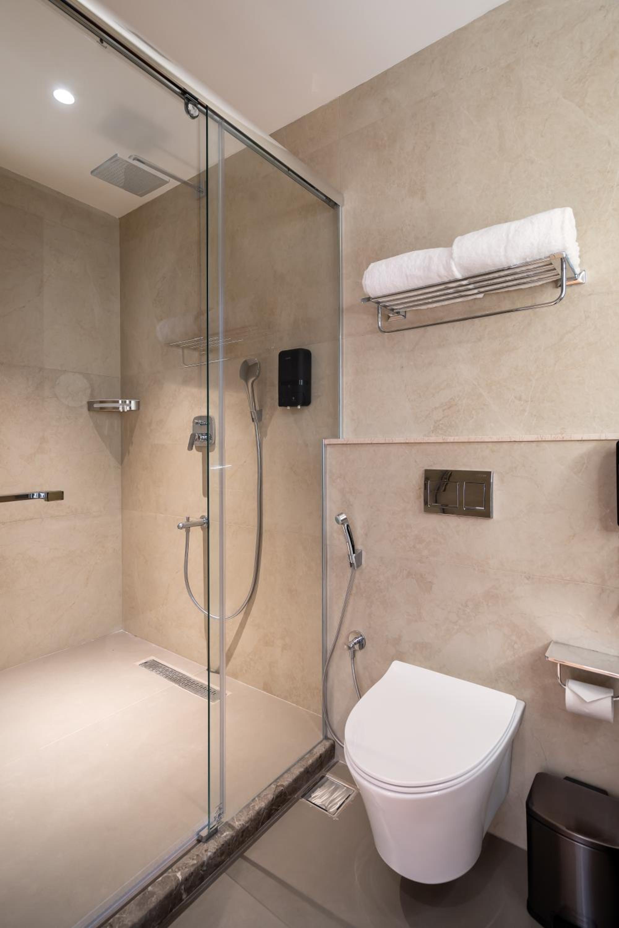 Standard Double Room - Photo 12