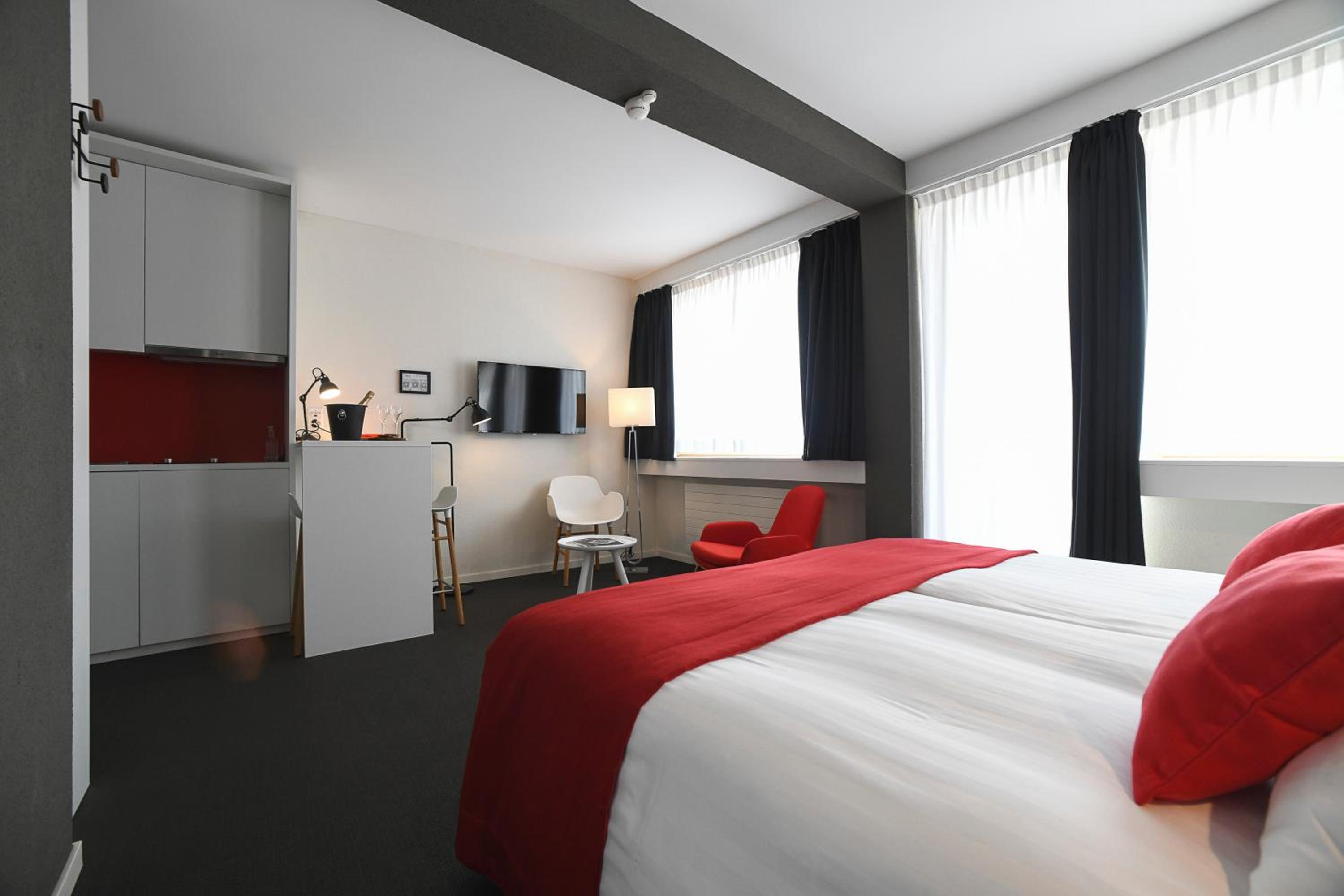 Double Room with Terrace thumbnail 5