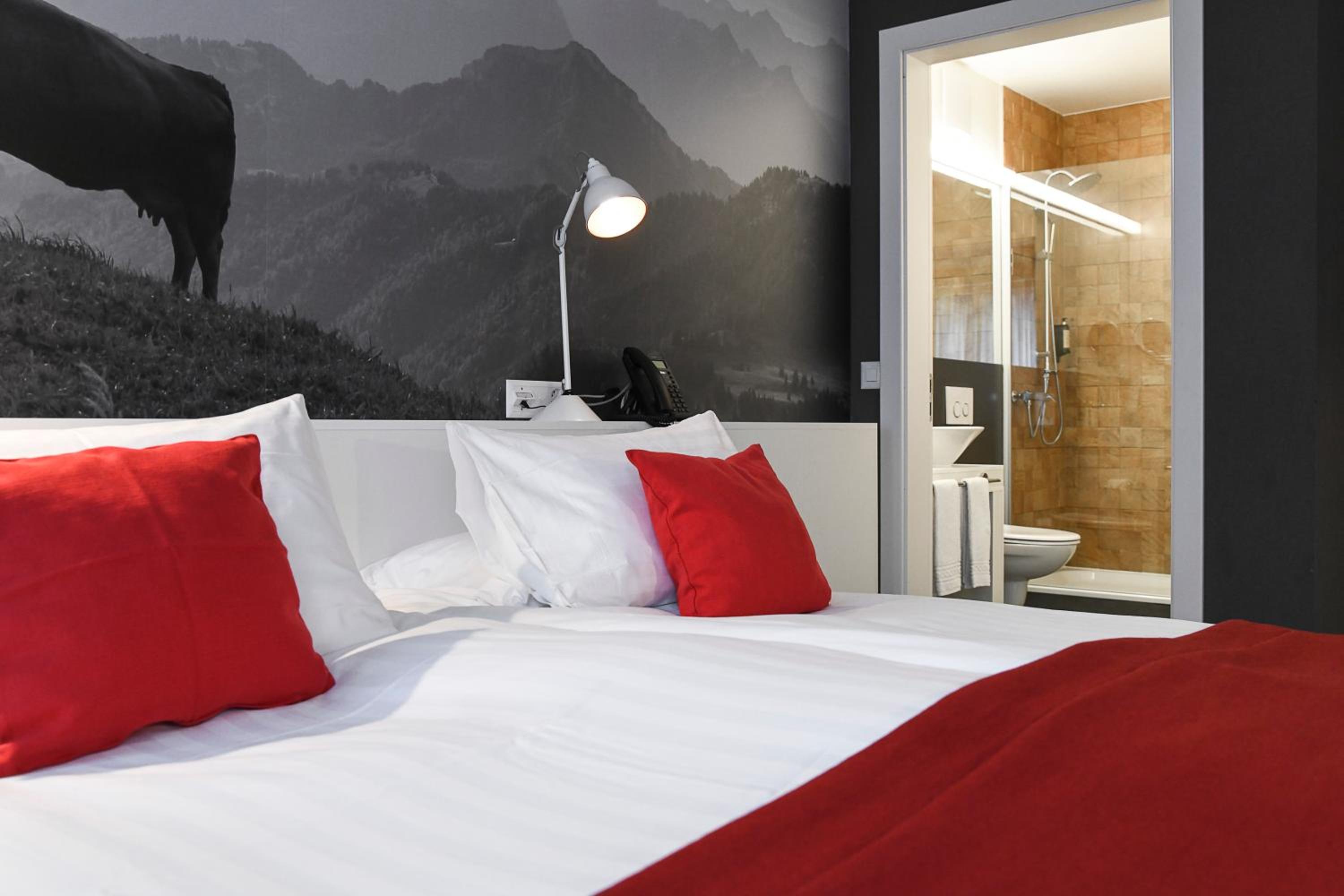 Double Room with Kitchenette thumbnail 5