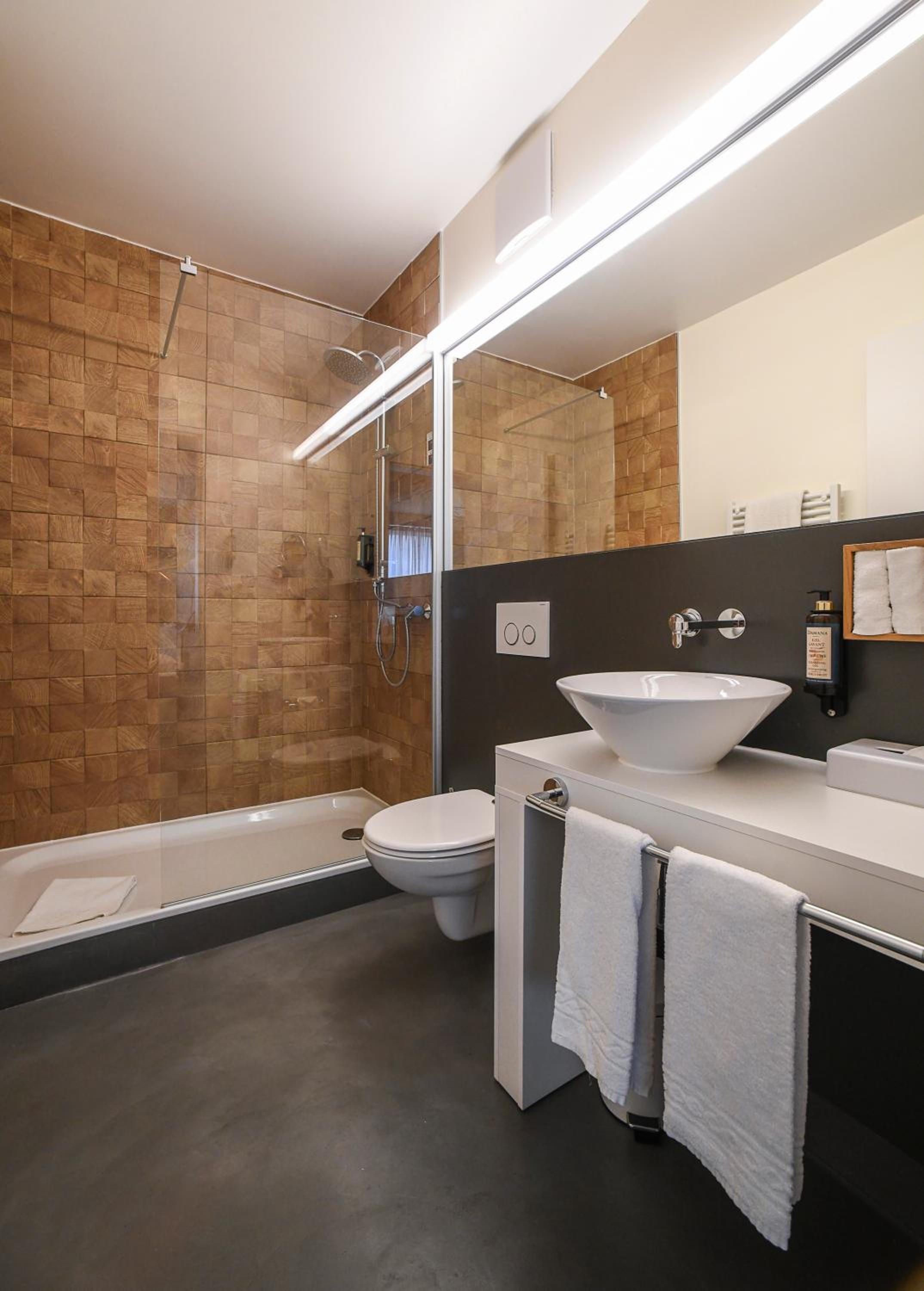 Double Room with Kitchenette thumbnail 5