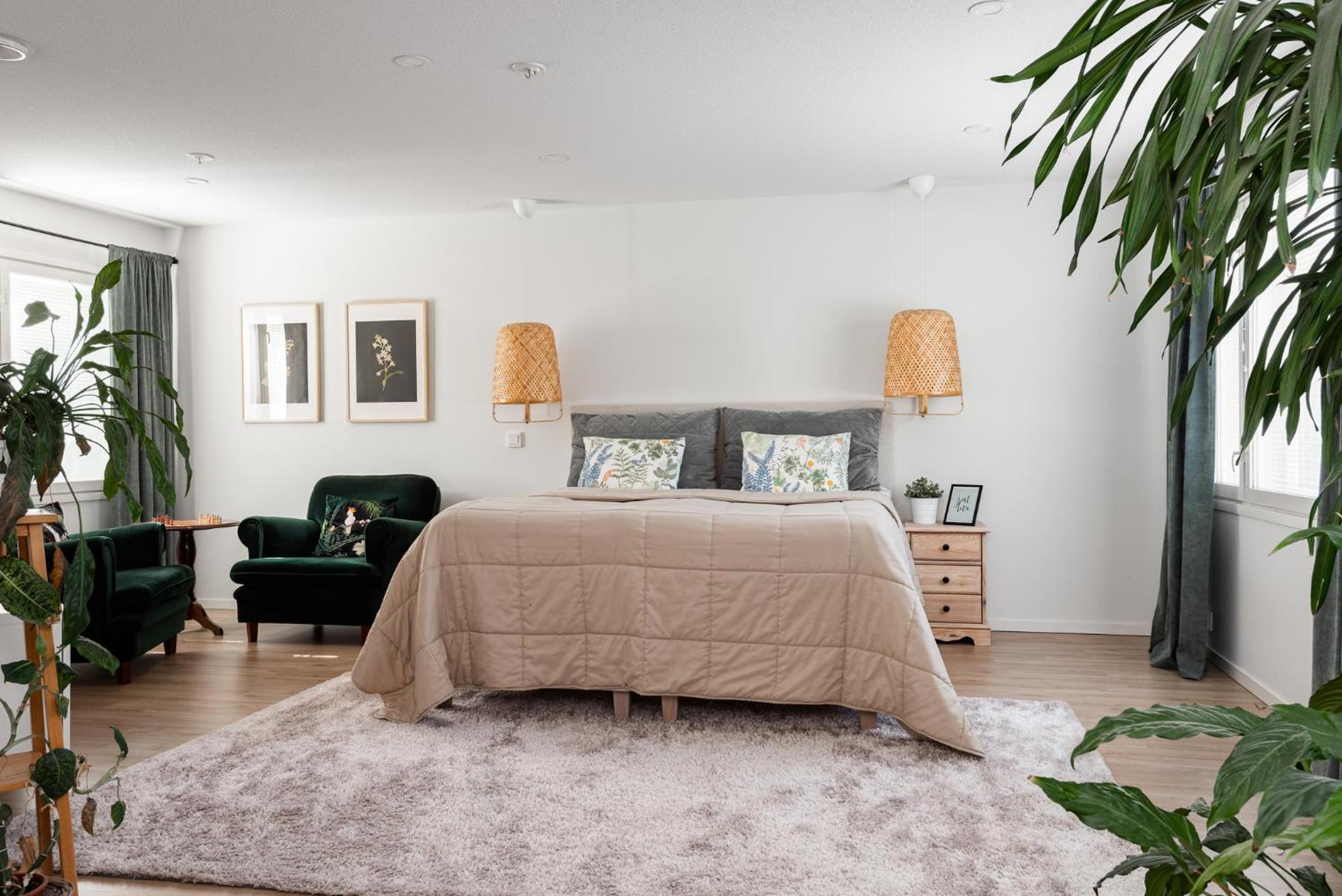 Three-Bedroom House - Photo 12