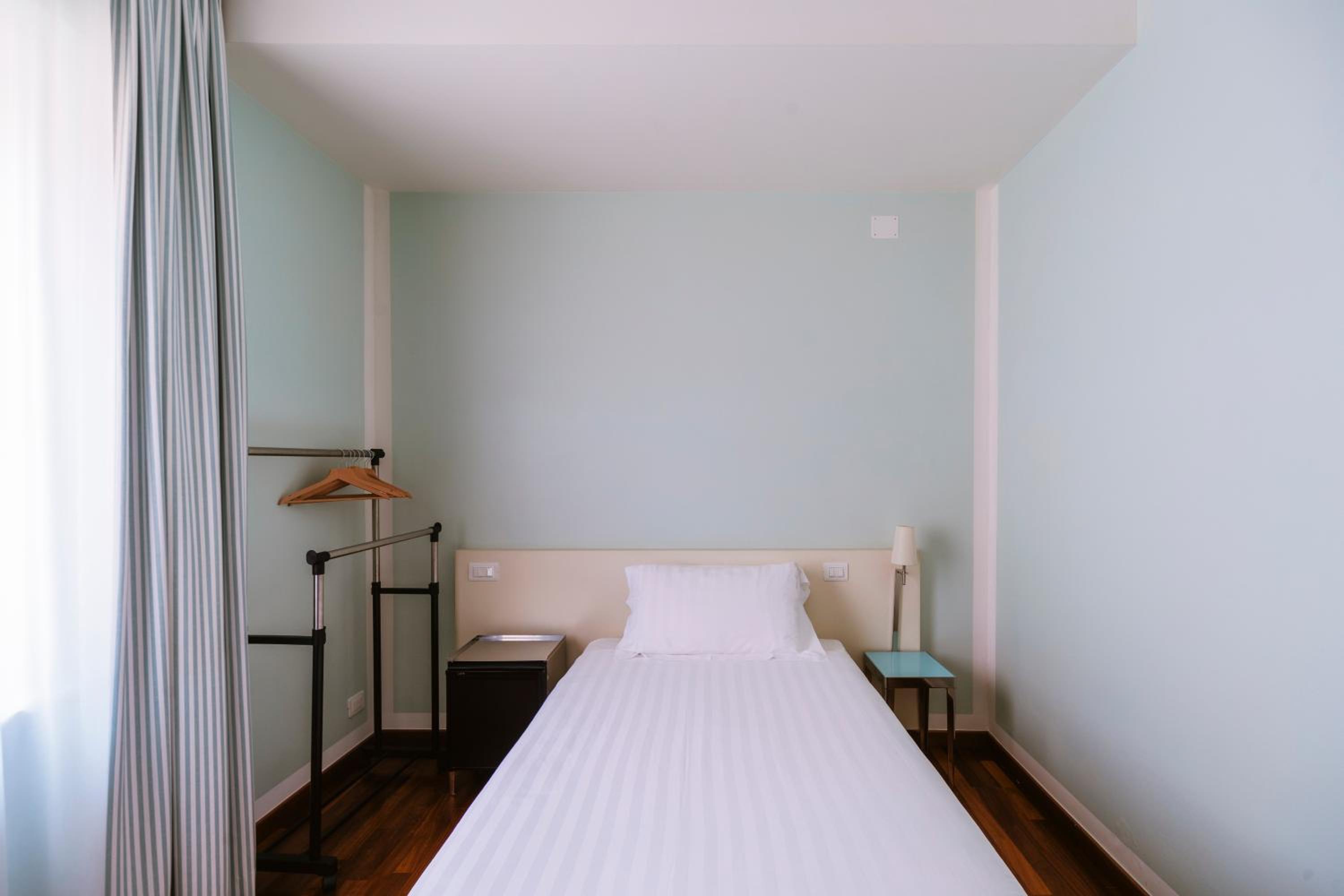 Single Room photo 3