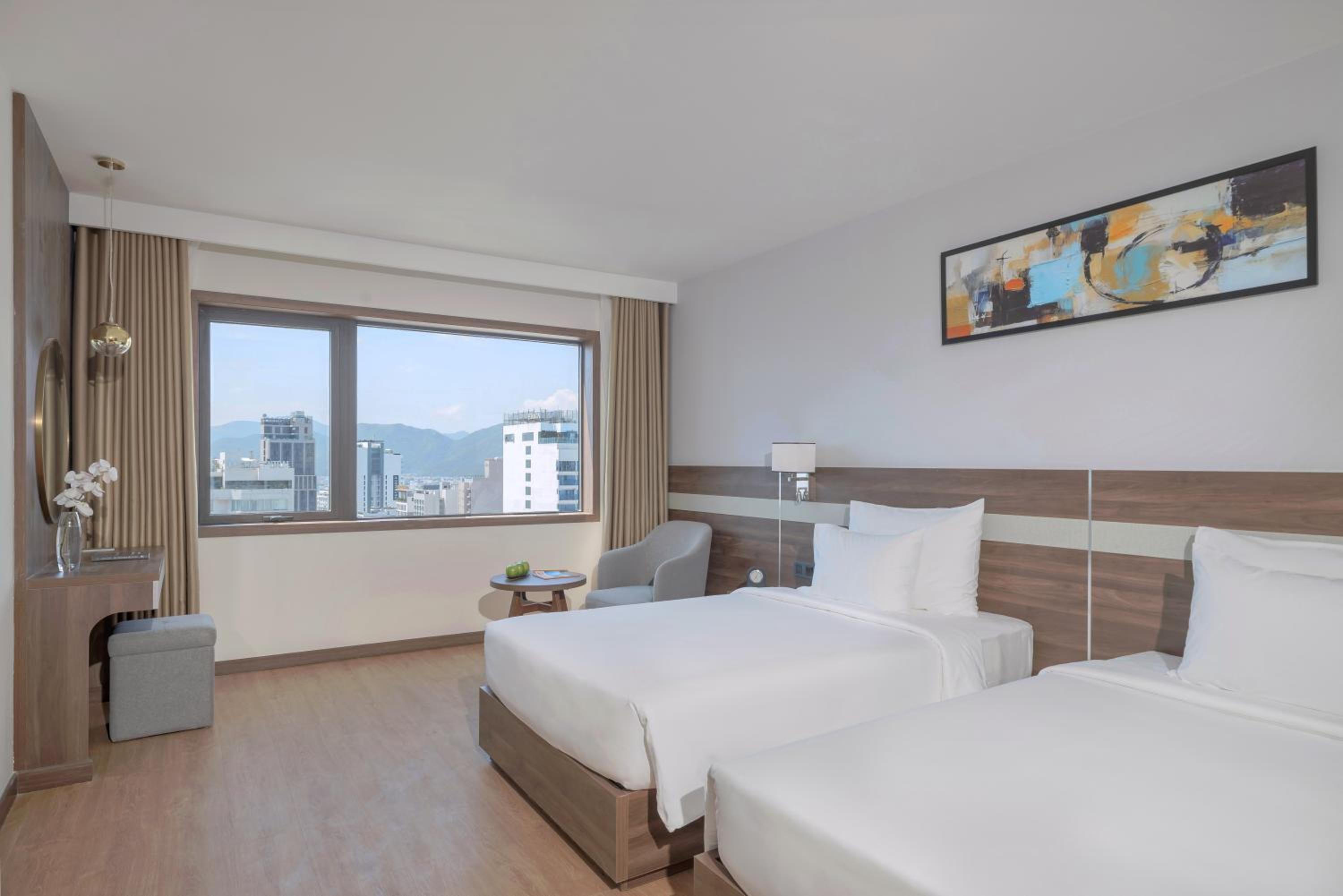 Superior Double or Twin Room with City View - Photo 1