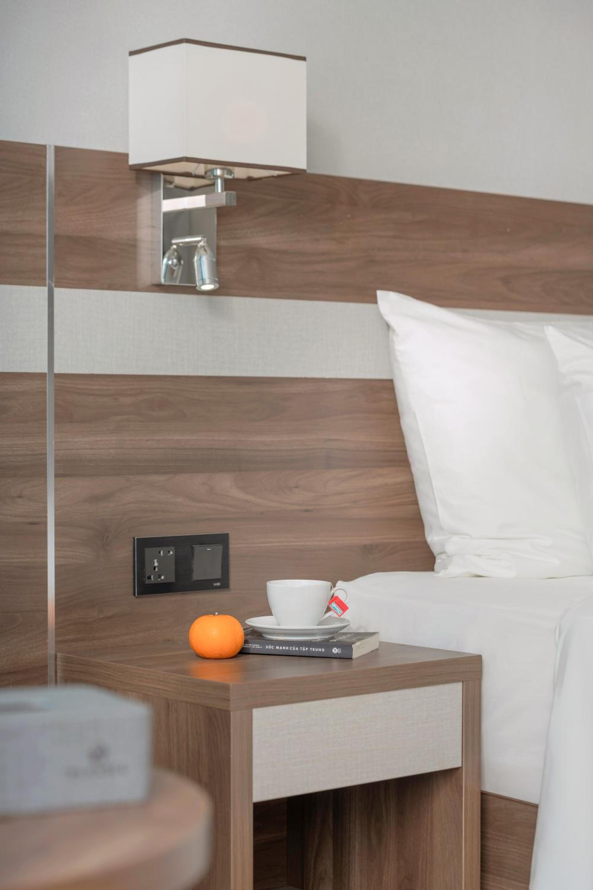 Twin Room with City View - Photo 16