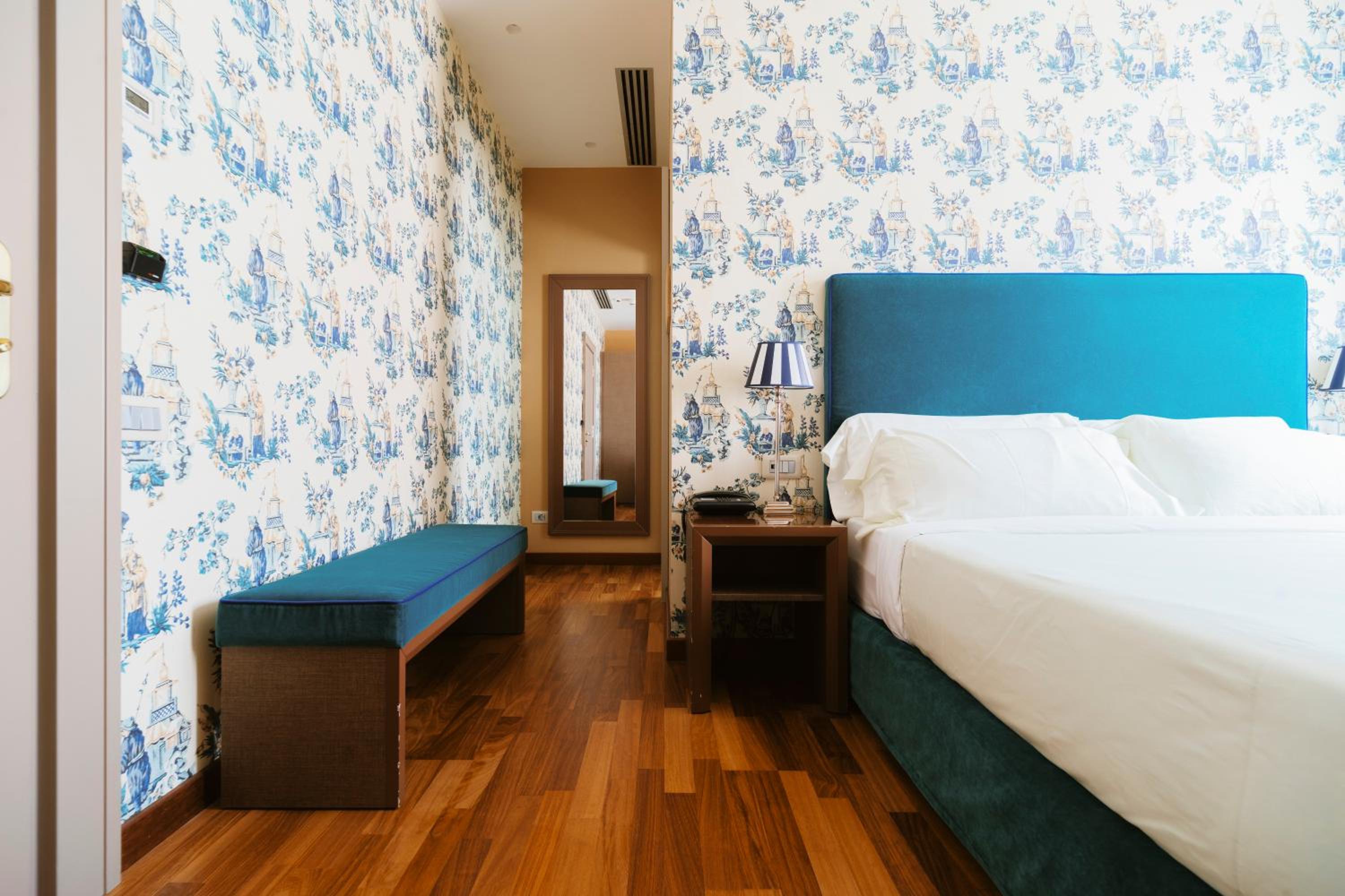 Deluxe Room - Photo 1