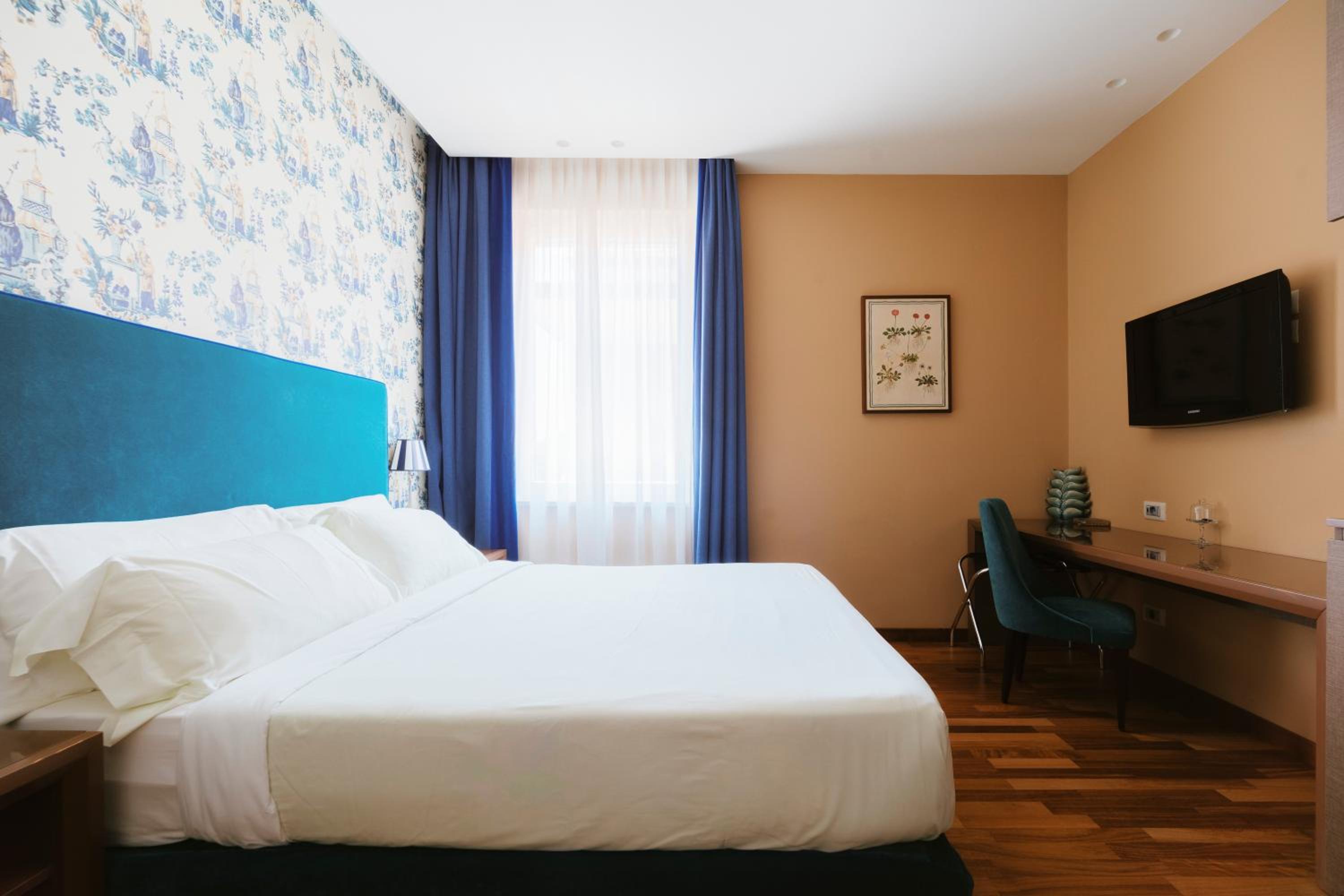 Deluxe Room - Photo 5