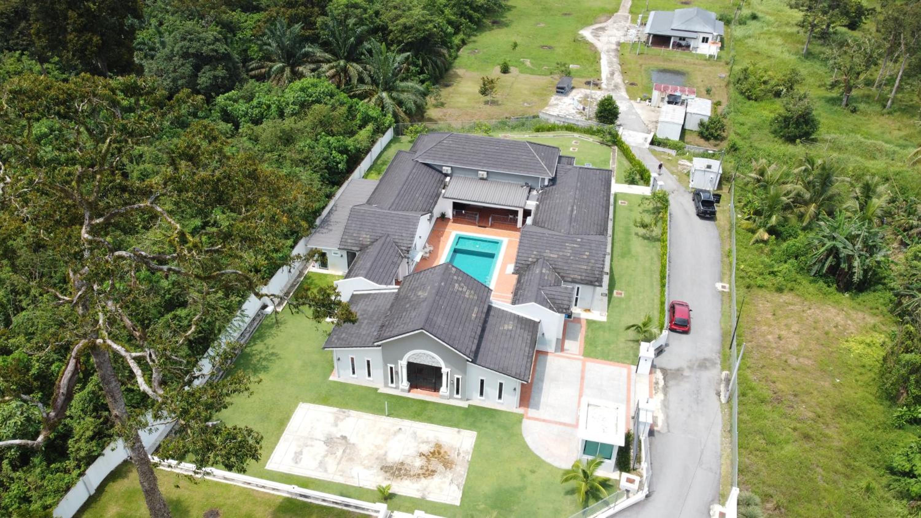 Villa photo 3