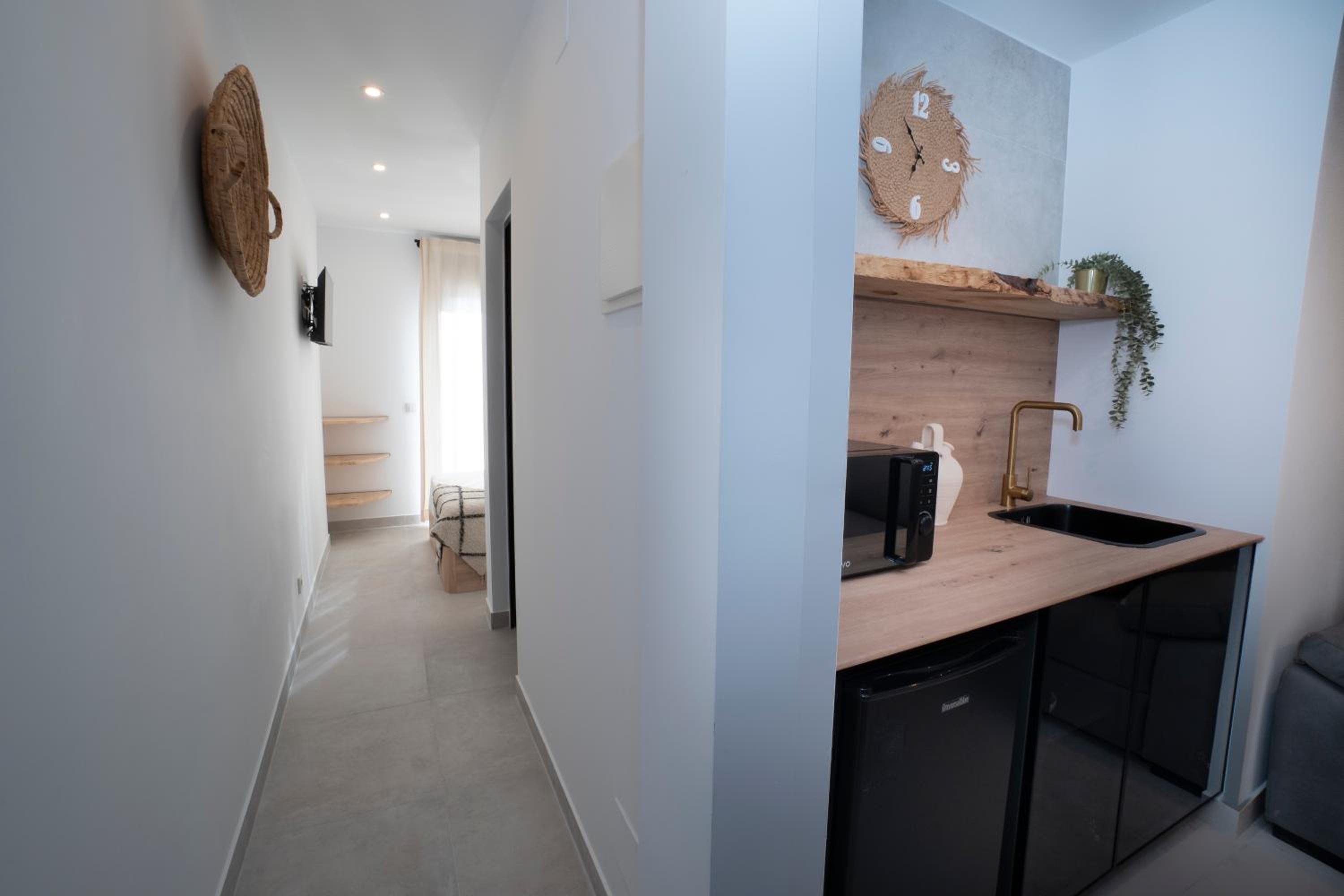 One-Bedroom Apartment photo 2